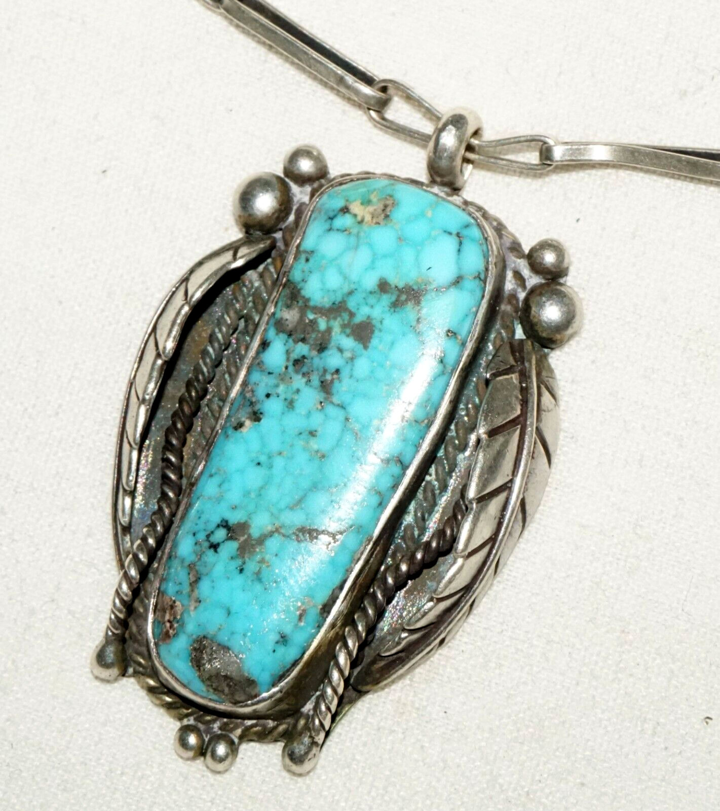 Vintage S.W. US Sterling Silver Necklace & Pendant set w. Turquoise Accent (BeM)