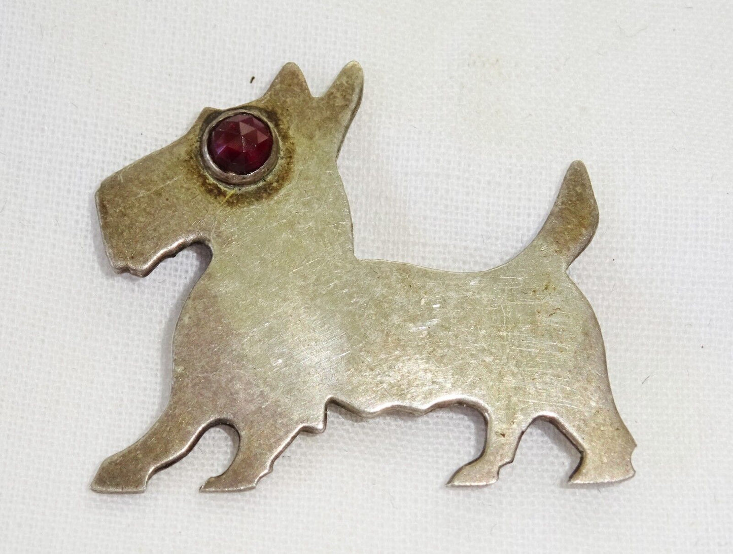 Vintage Silver Terrier Dog Pin w. Red Inset Facetted Stone Eye (***)