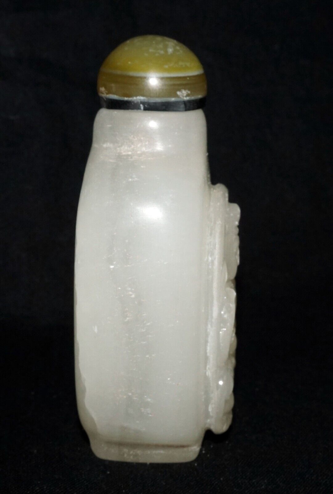 Vintage Chinese Glass Carved Snuff Bottle w. Seated Buddha Motif (LeS) G11