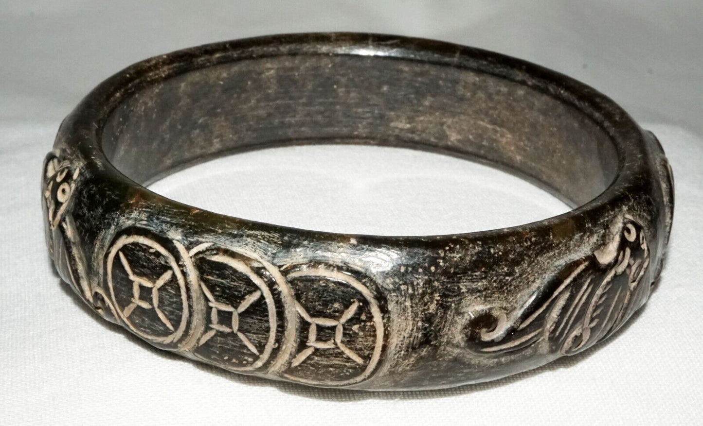Vintager Chinese Steatite Relief Coin & Bat & Rabbit Bangle Bracelet (LeS) B45