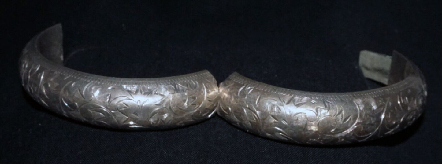 Vintage Japanese 950 Silver Hinged Bangle Bracelets Incised Scroll Motifs (WoJ)