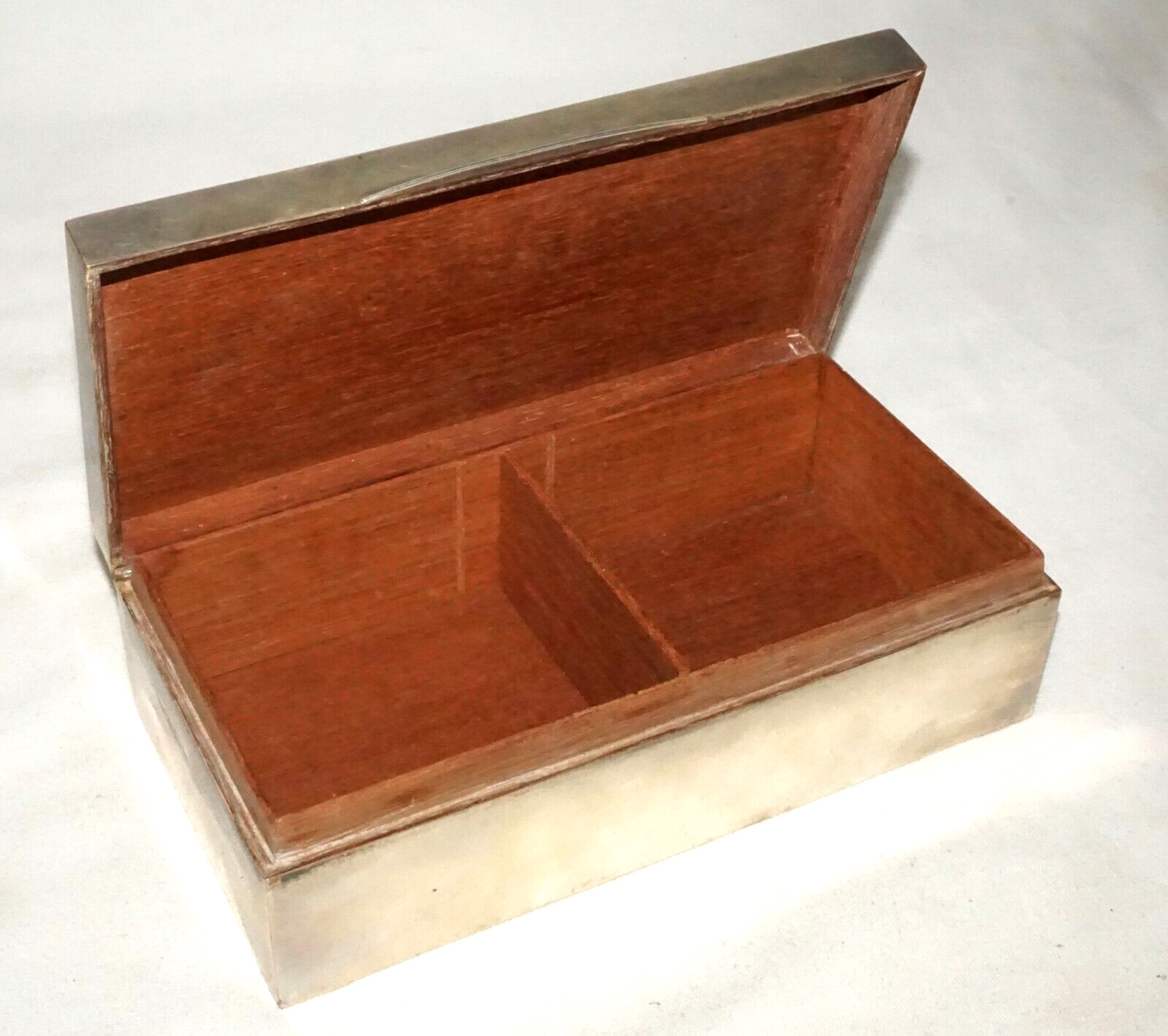 1945 English Wood-lined Sterling Silver Cigarette Box Joseph Gloster Ltd. (UVi)