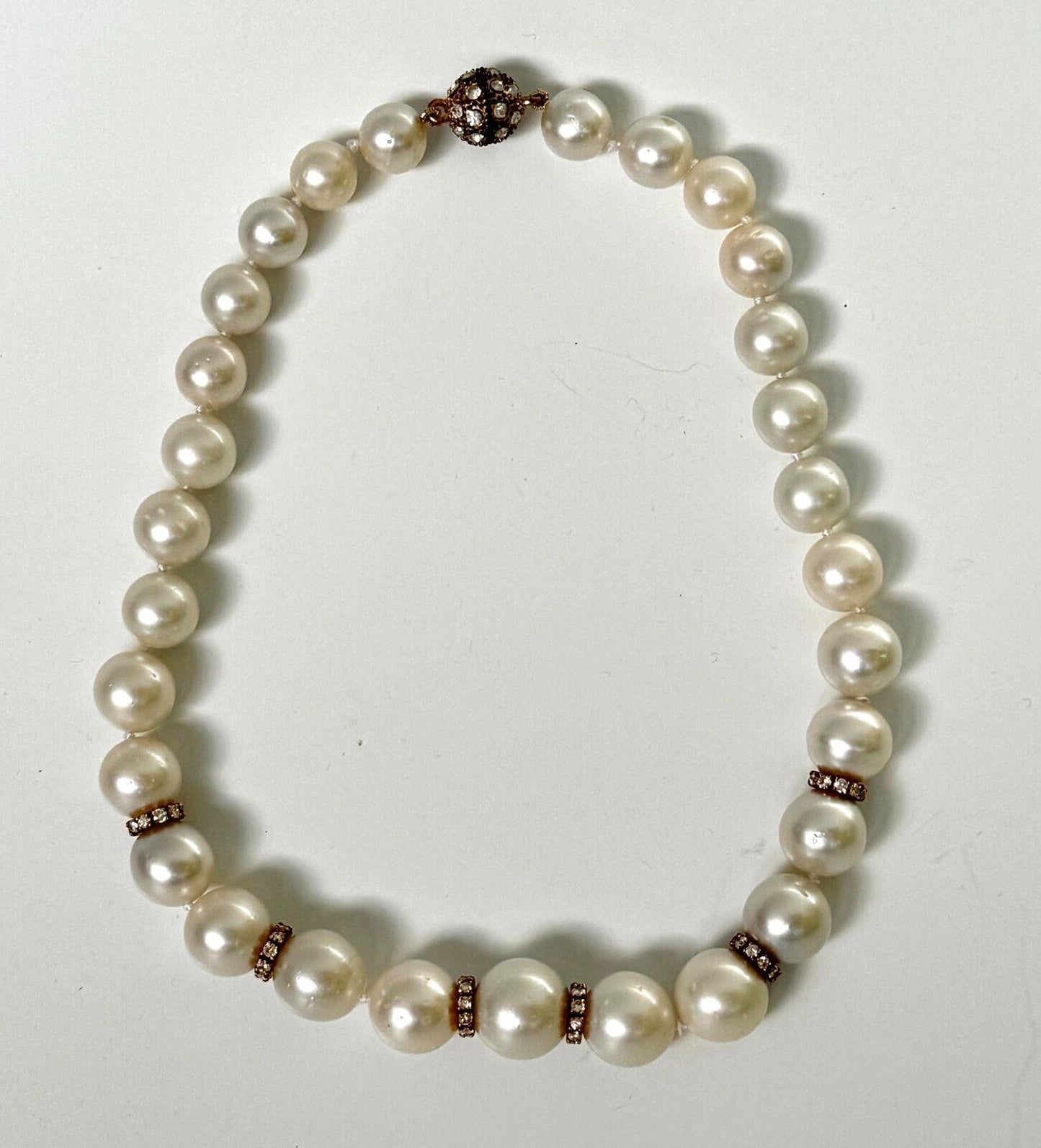 Vintage Simulated Pearl & Rhinestone Statement Necklace 17" (LeD)