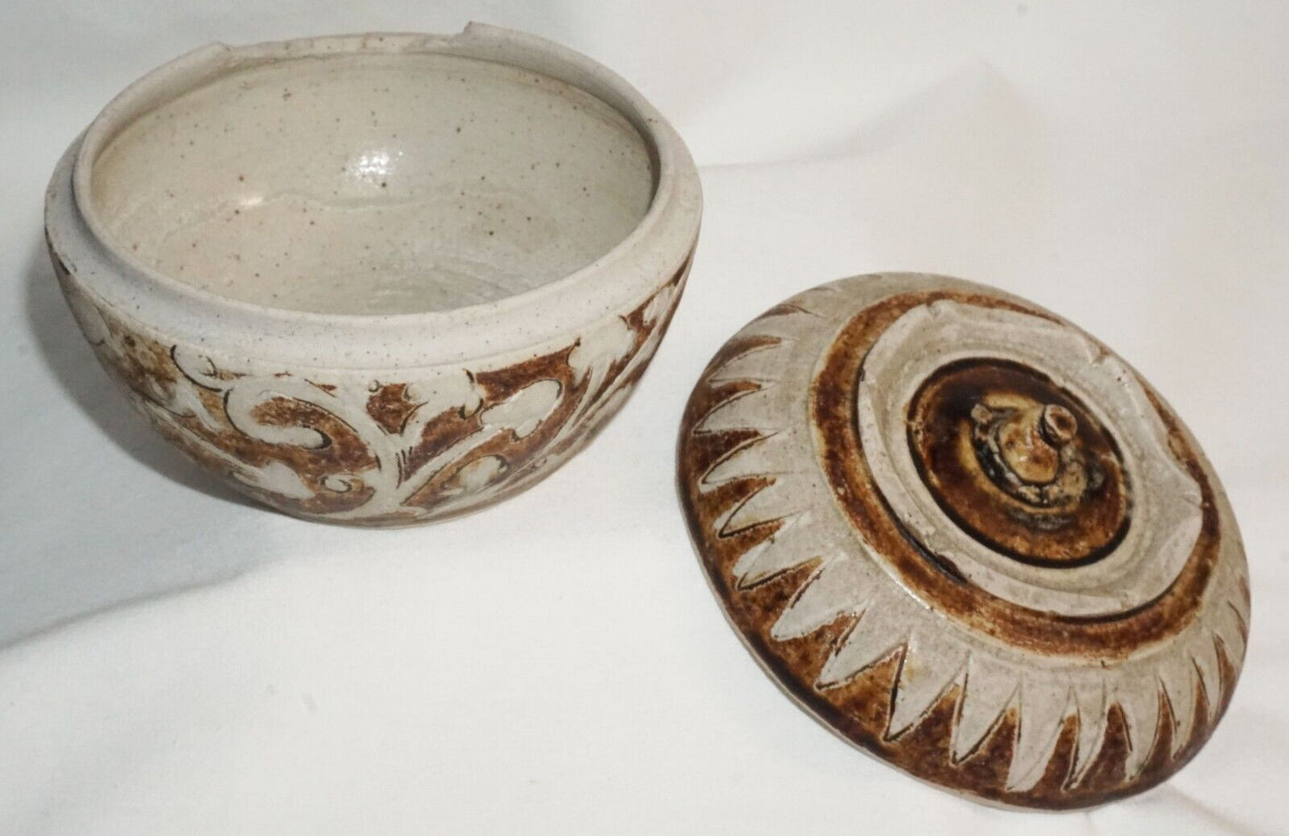 15C Thailand Sawankhalok Brown Glaze Covered Pottery Bowl or Jar (JSt)31