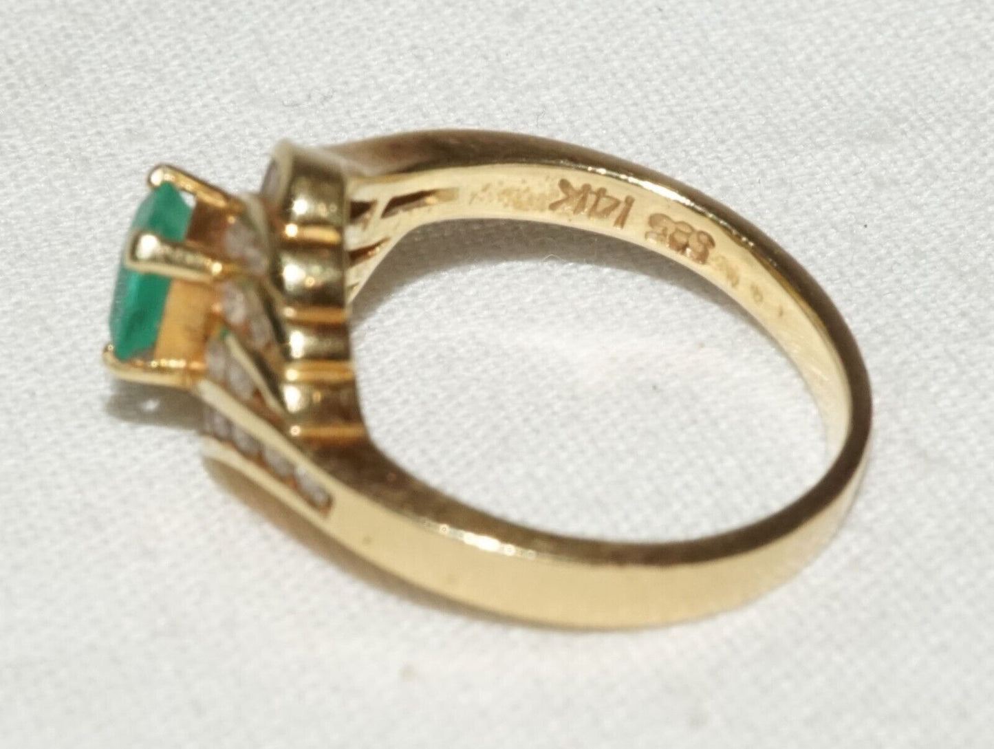 Vintage Modernist 14k Yellow Gold Ring Sz.5 w. 1x Emerald & 24x Diamonds (MHB)