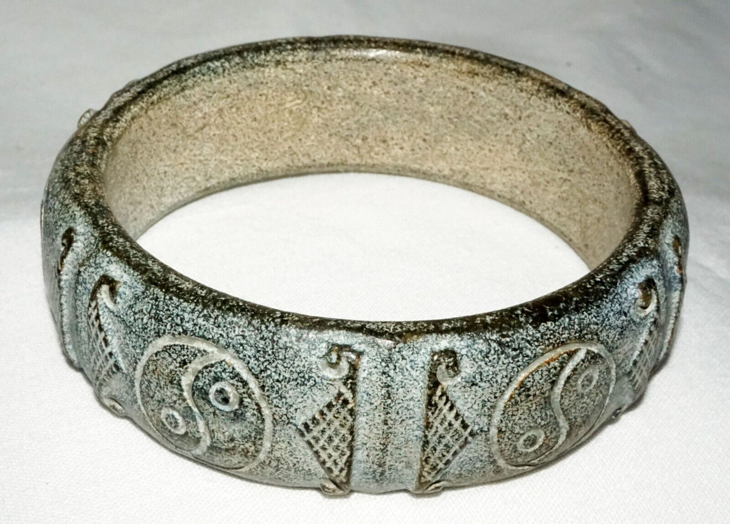 Vtg. Chinese Steatite Relief Yin & Yang Motif Carved Bangle Bracelet (LeS) B47