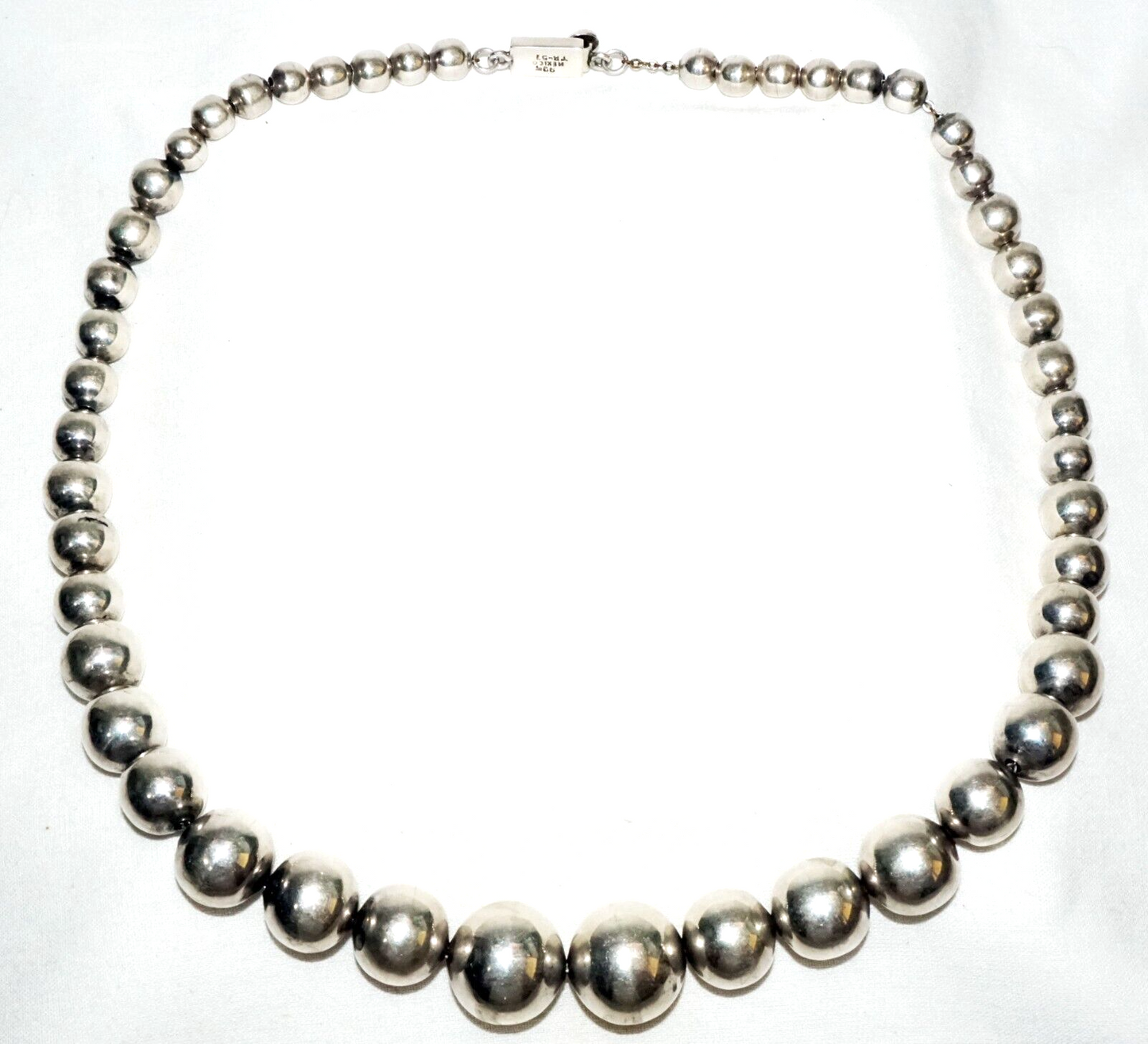 Vintage Mexican Sterling Silver Graduated Bead Necklace w. Clasp (KoS) L9