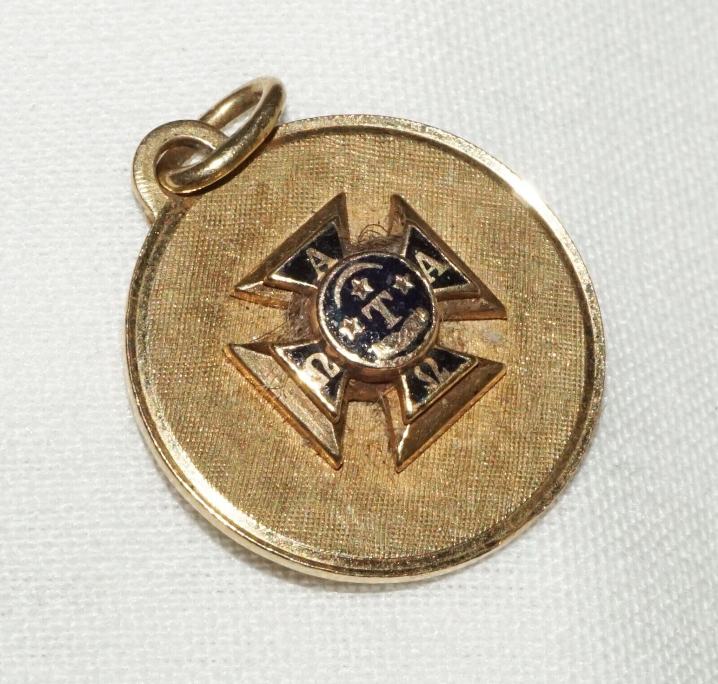 Vintage 14k Yellow Gold & Black Enamel Alpha Omega Fraternity Charm Pendant (AHB