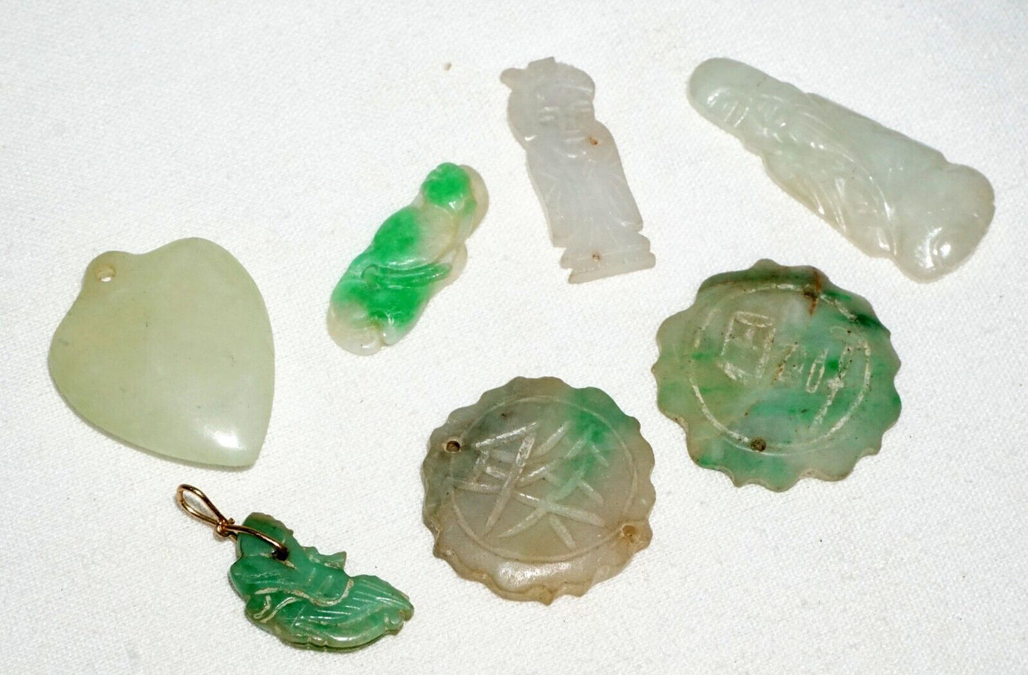 7Pc Vintage Chinese Miniature Jadeite Jade Carved Pendants & Ornaments (***)