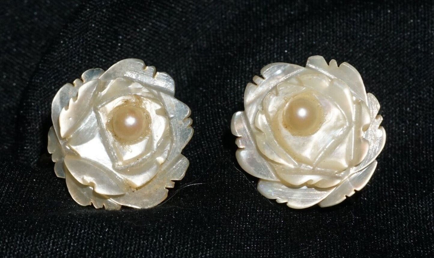 Vintage Silver set Mother of Pearl Flower Motif Screw Back Earrings (JoD)