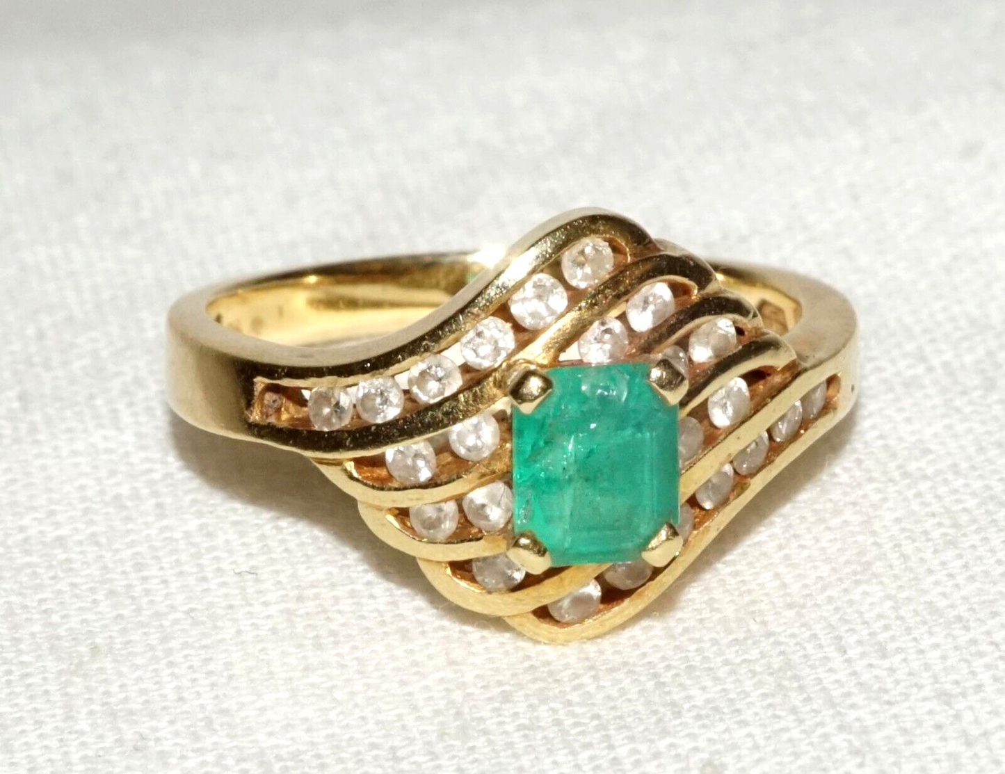 Vintage Modernist 14k Yellow Gold Ring Sz.5 w. 1x Emerald & 24x Diamonds (MHB)