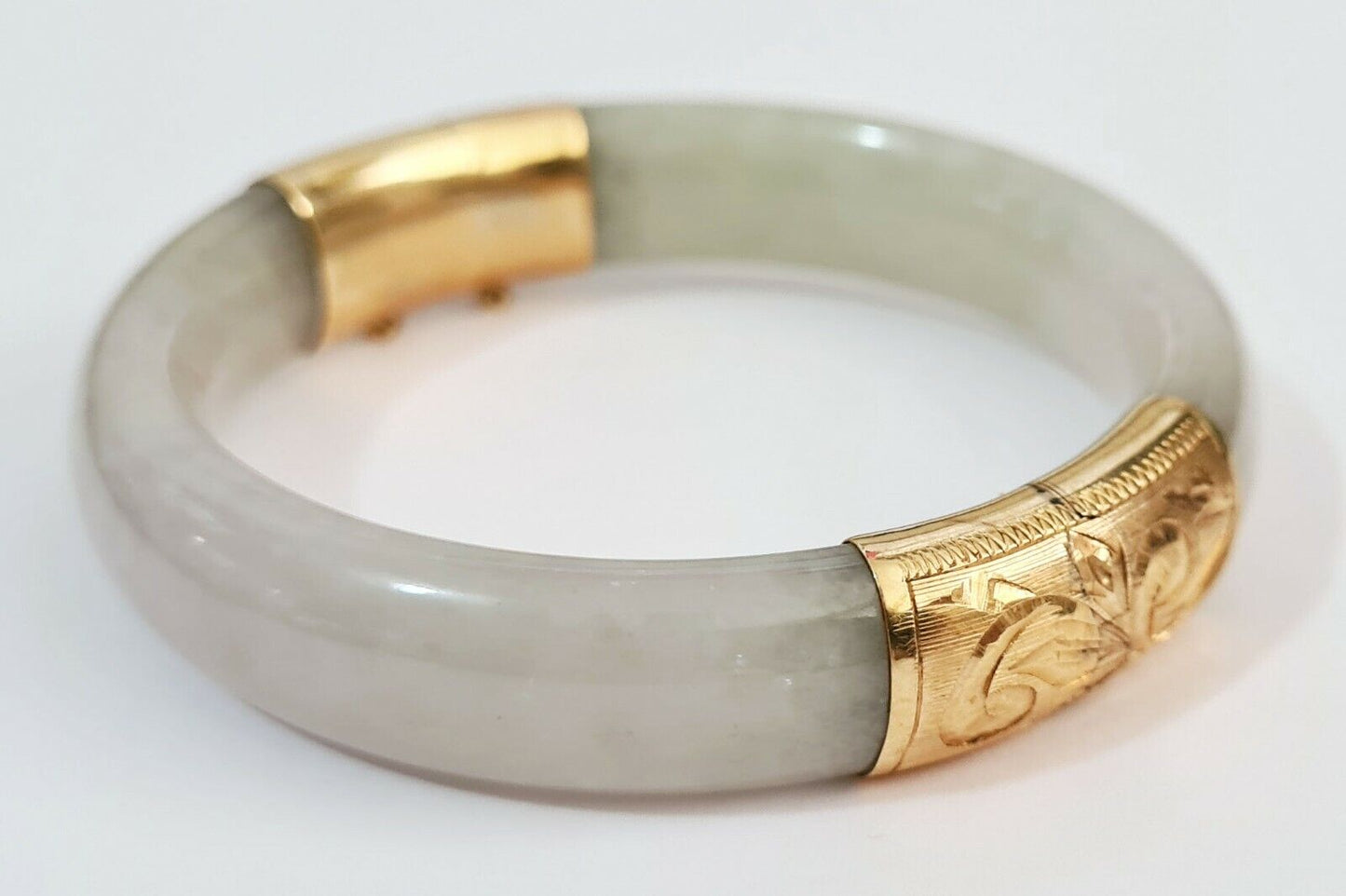 Chinese 14K Yellow Gold Off White Jadeite Jade Hinged Bangle Bracelet (NaD)#12a