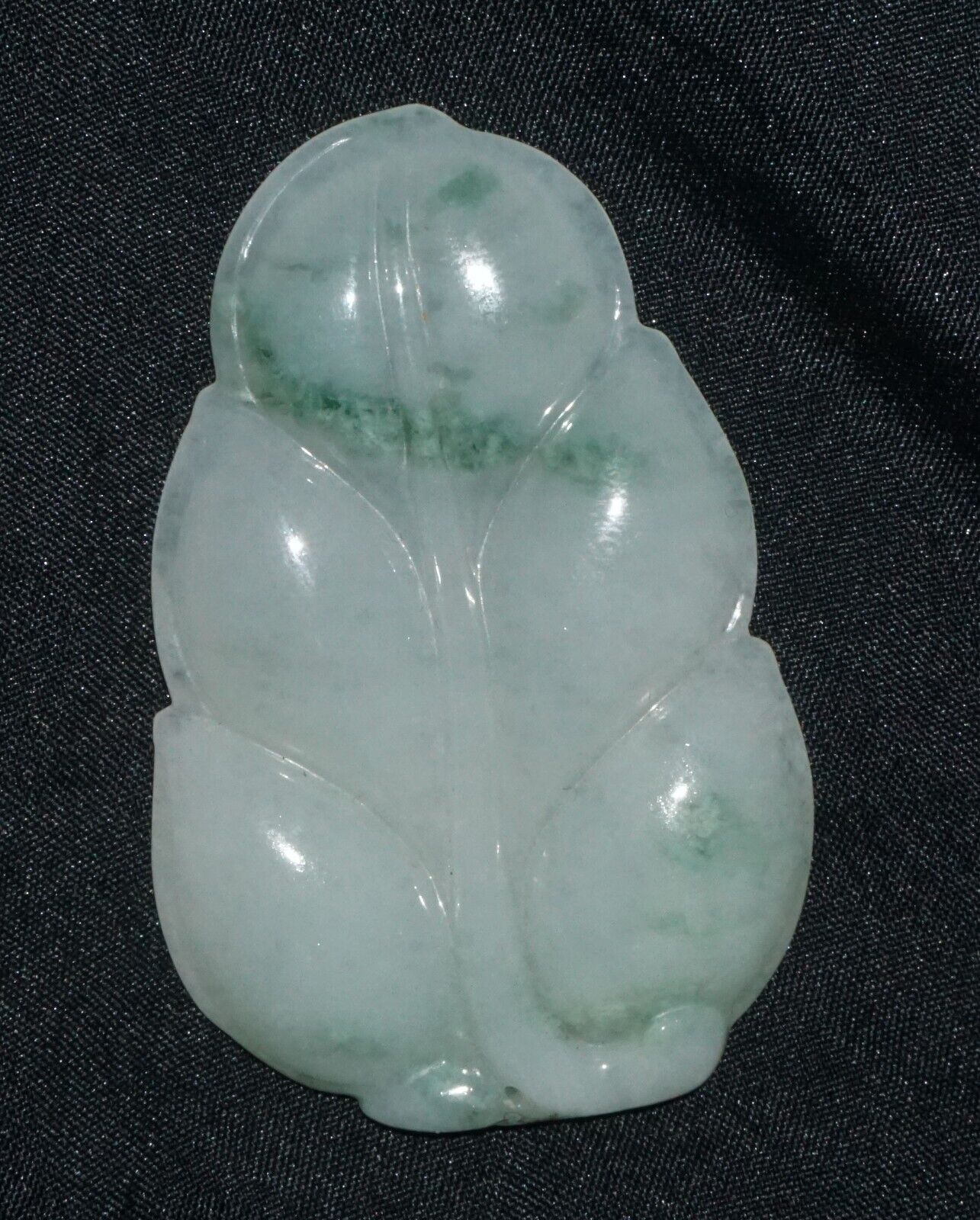 Modern Chinese White & Green Jadeite Jade Leaf Motif Carved Pendant (---)