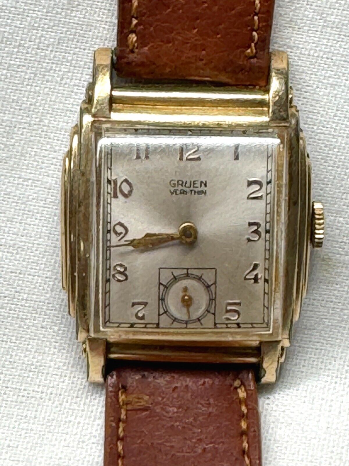 1940's Gruen Veri-Thin Deco Style Wrist Watch (InS)