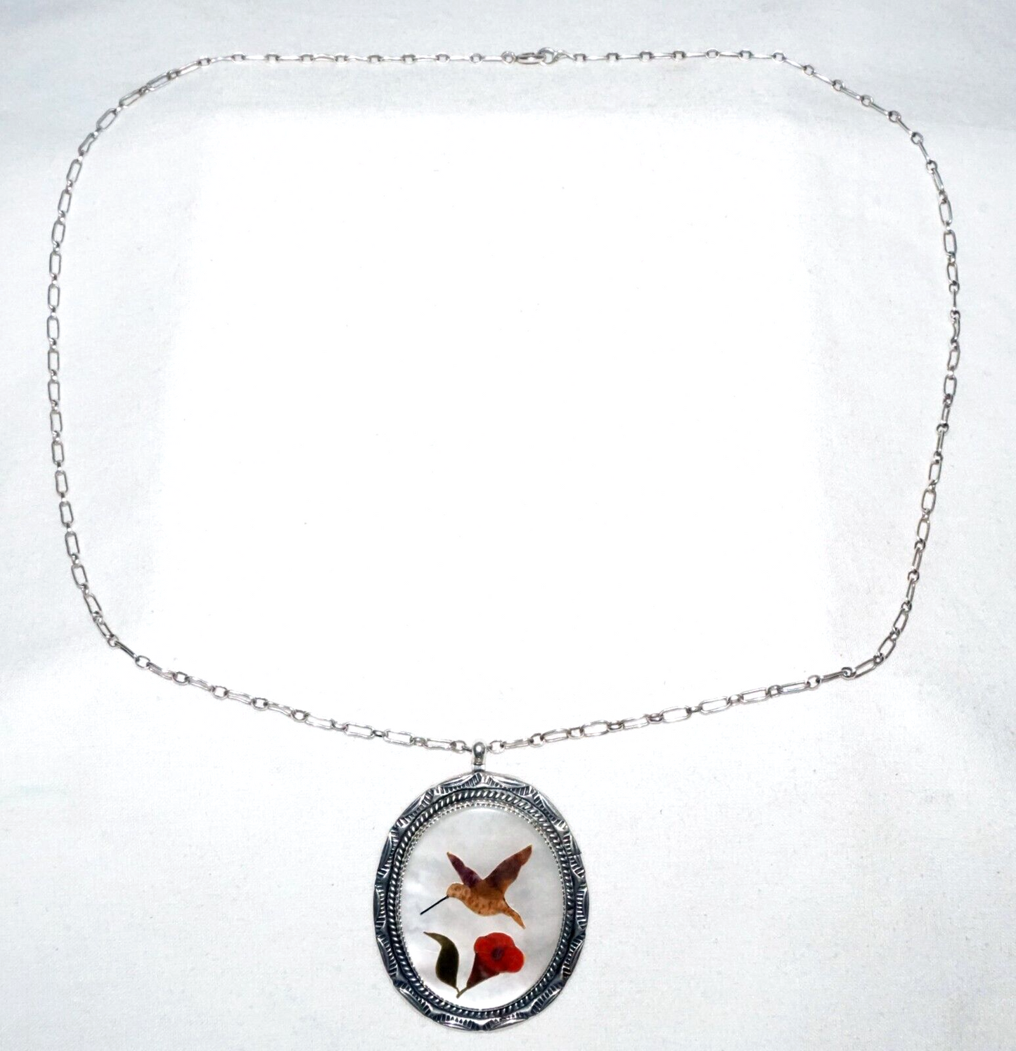 Vintage S.W. US Sterling Silver Necklace MoP & Humming Bird Inlay Pendant (BeM)