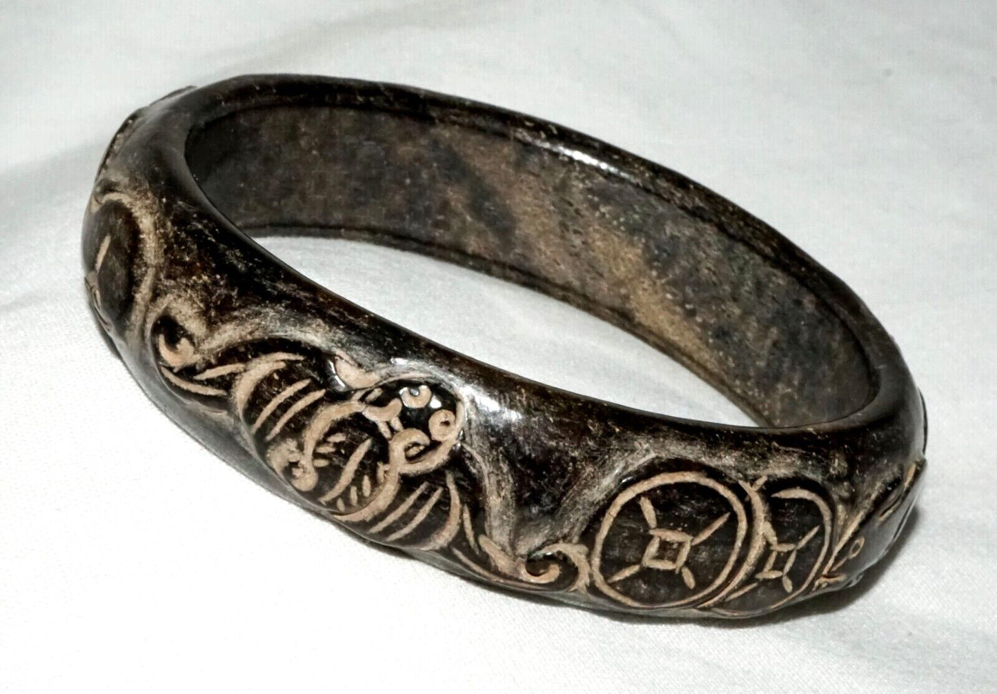 Vintager Chinese Steatite Relief Coin & Bat & Rabbit Bangle Bracelet (LeS) B45