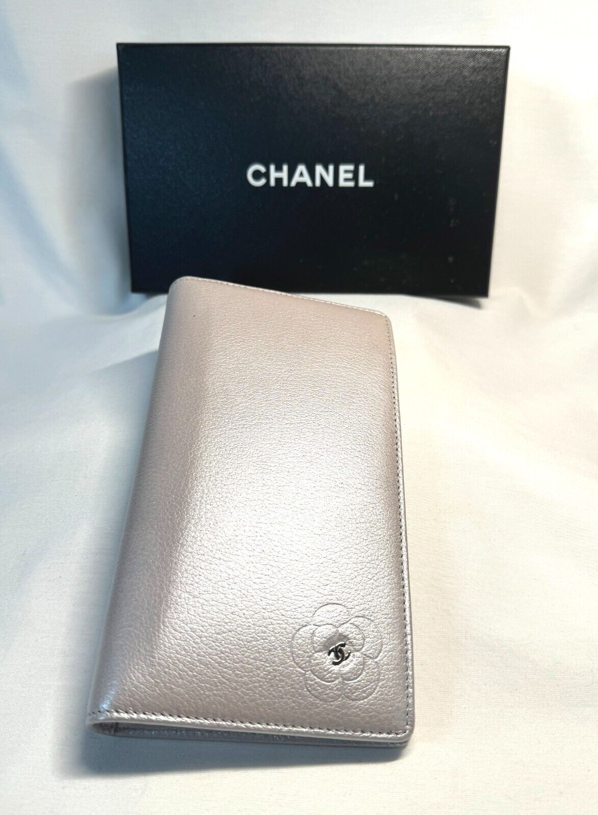 Chanel Camellia Silver Bifold Lambskin Wallet w Box, Inserts, Dust Cloth (InS)67