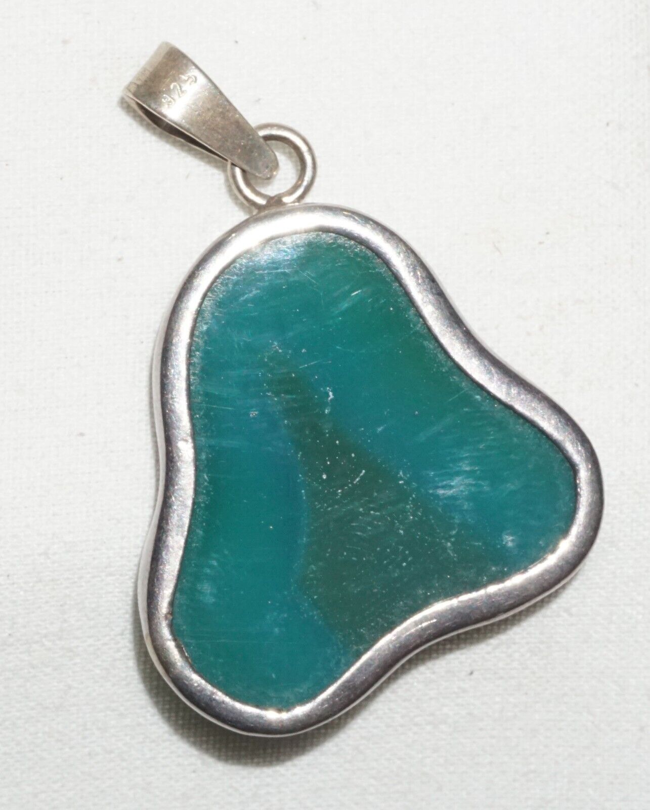 Vintage Sterling Silver Pendant w. Green Semi Translucent Stone Accent (***)
