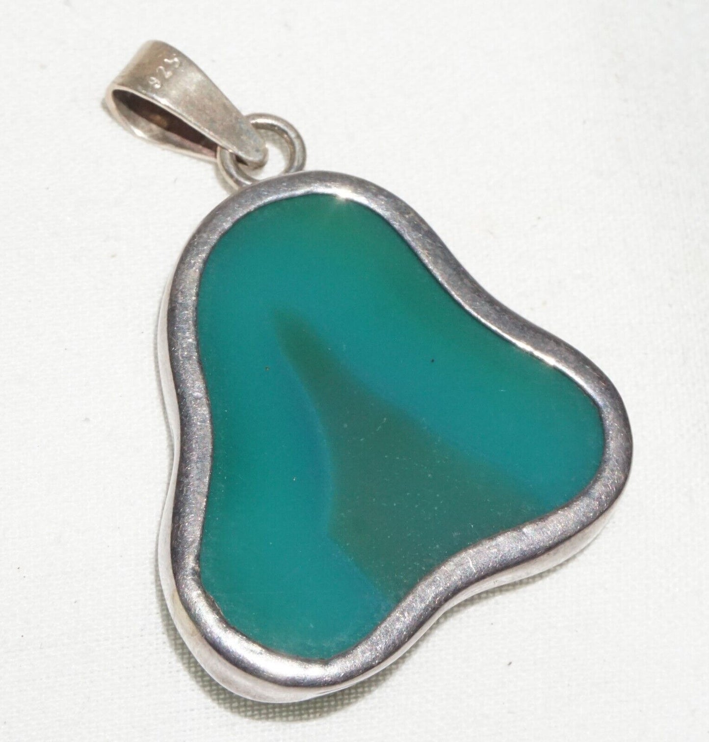 Vintage Sterling Silver Pendant w. Green Semi Translucent Stone Accent (***)