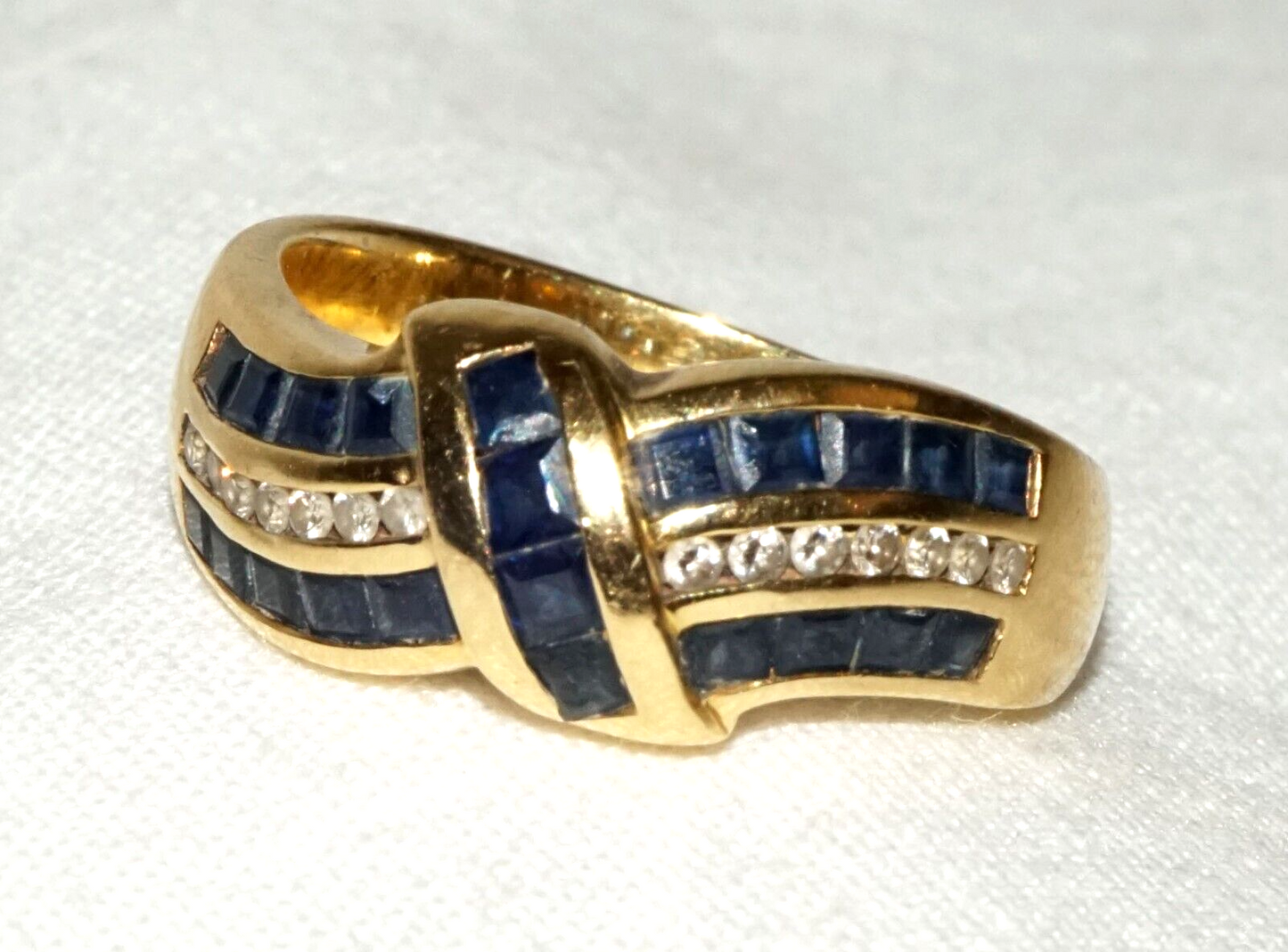 Vintage 18k Yellow Gold Ring Sz.7.75 w. 22x Sapphires & 14x Diamonds (PaS)