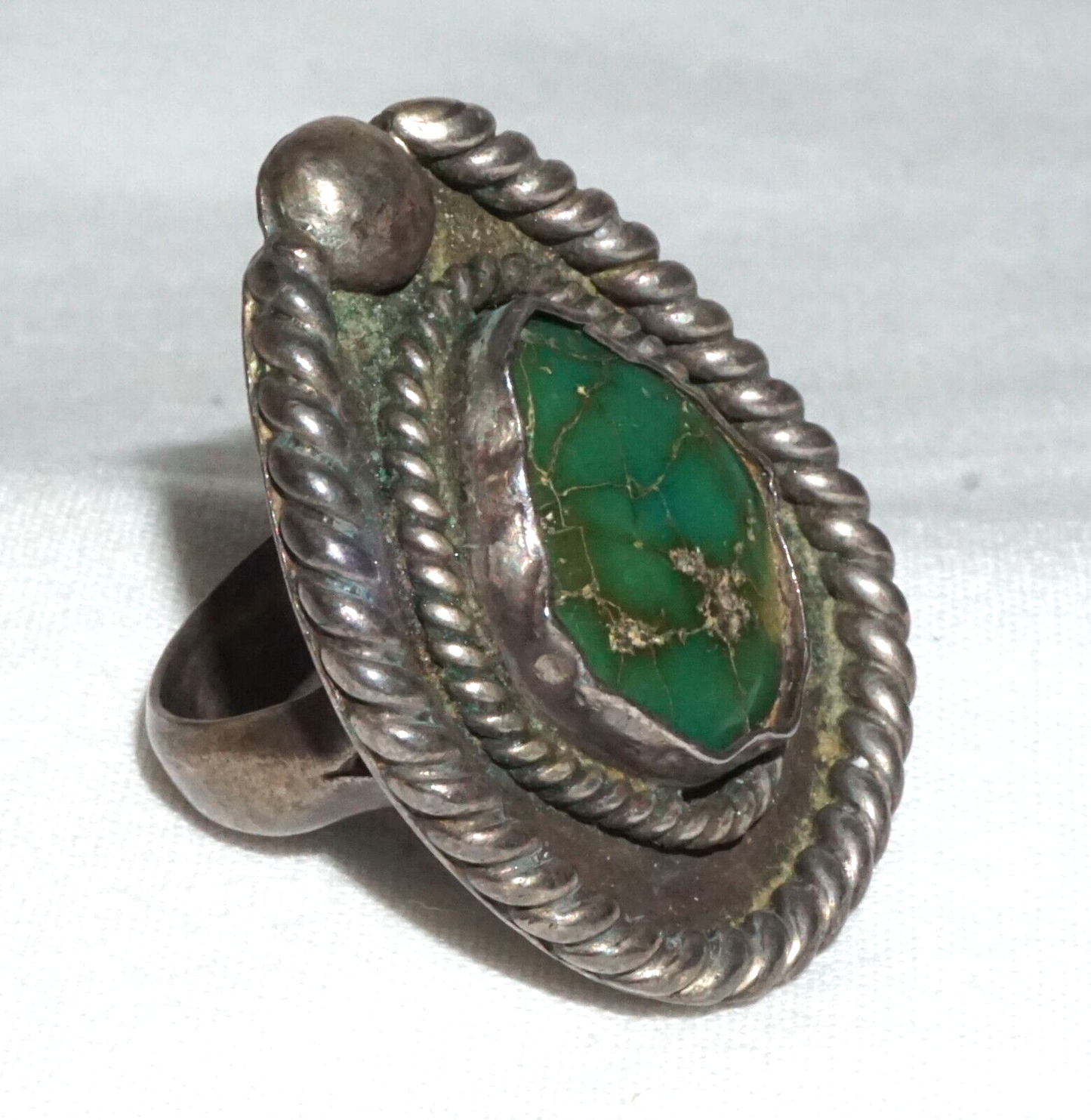 Vintage S.W. Silver Ring Sz.7.5 w. Bezel set Turquoise Accent (GeB)#7