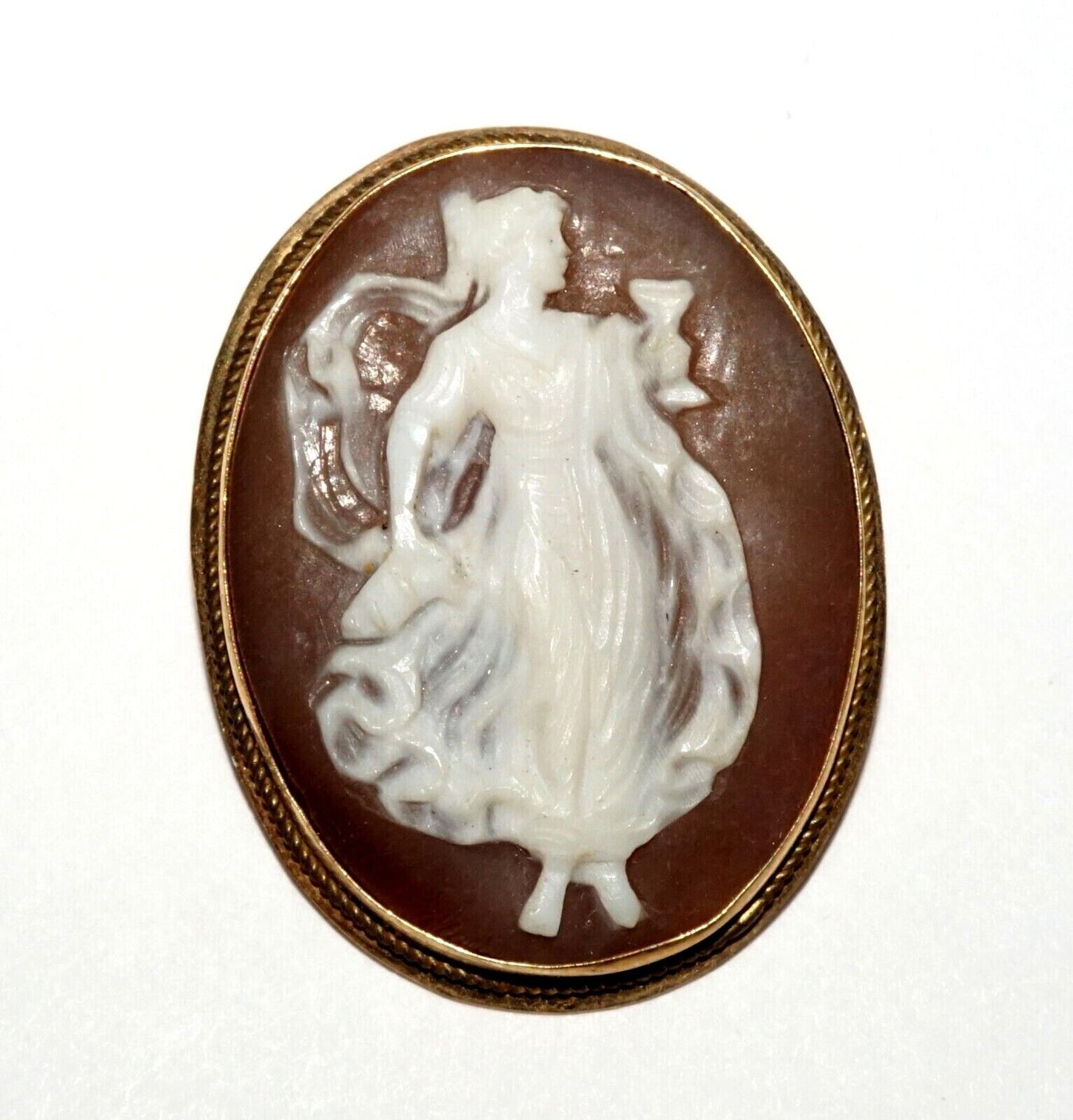 Vintage Italy 14k Yellow Gold Pendant Shell Cameo Woman in Gown Motif (LeL)