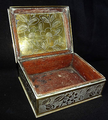 20CT CHINESE INCISED BRASS HINGED BOX w. SERPENTINE CARVED PLAQUE (Ray)
