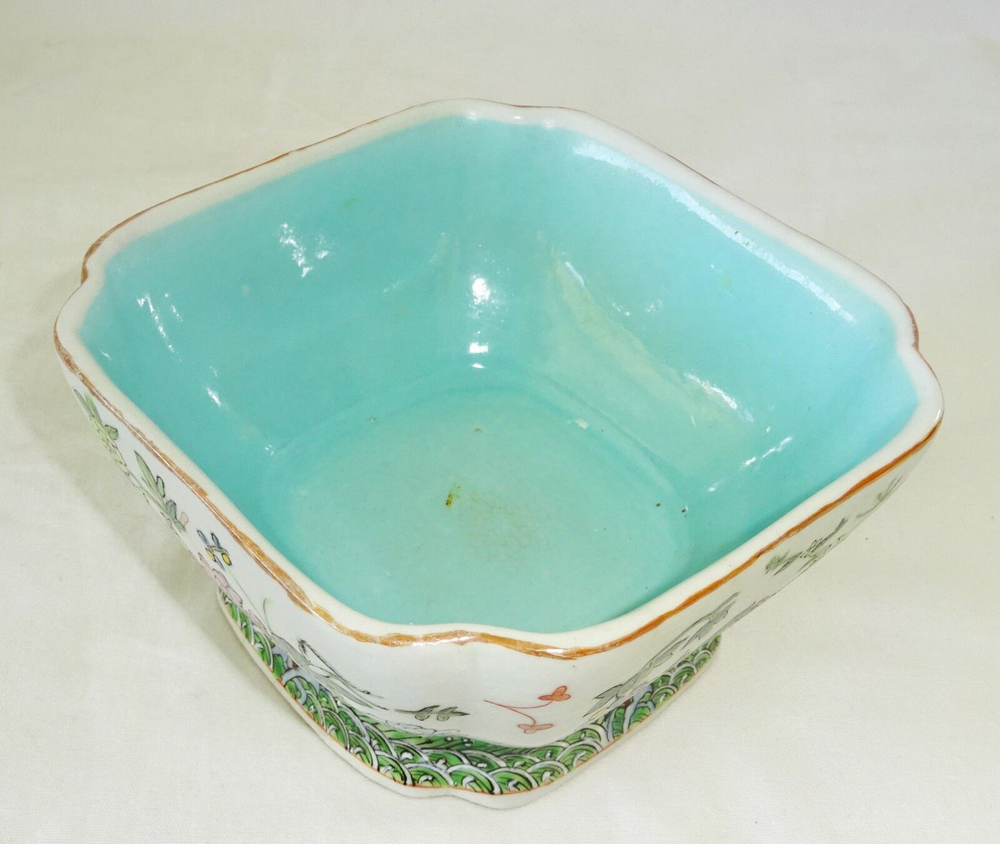 19C Chinese Floral Motif Bowl in Famille Rose Enamels w. Tongzhi Mark (808)
