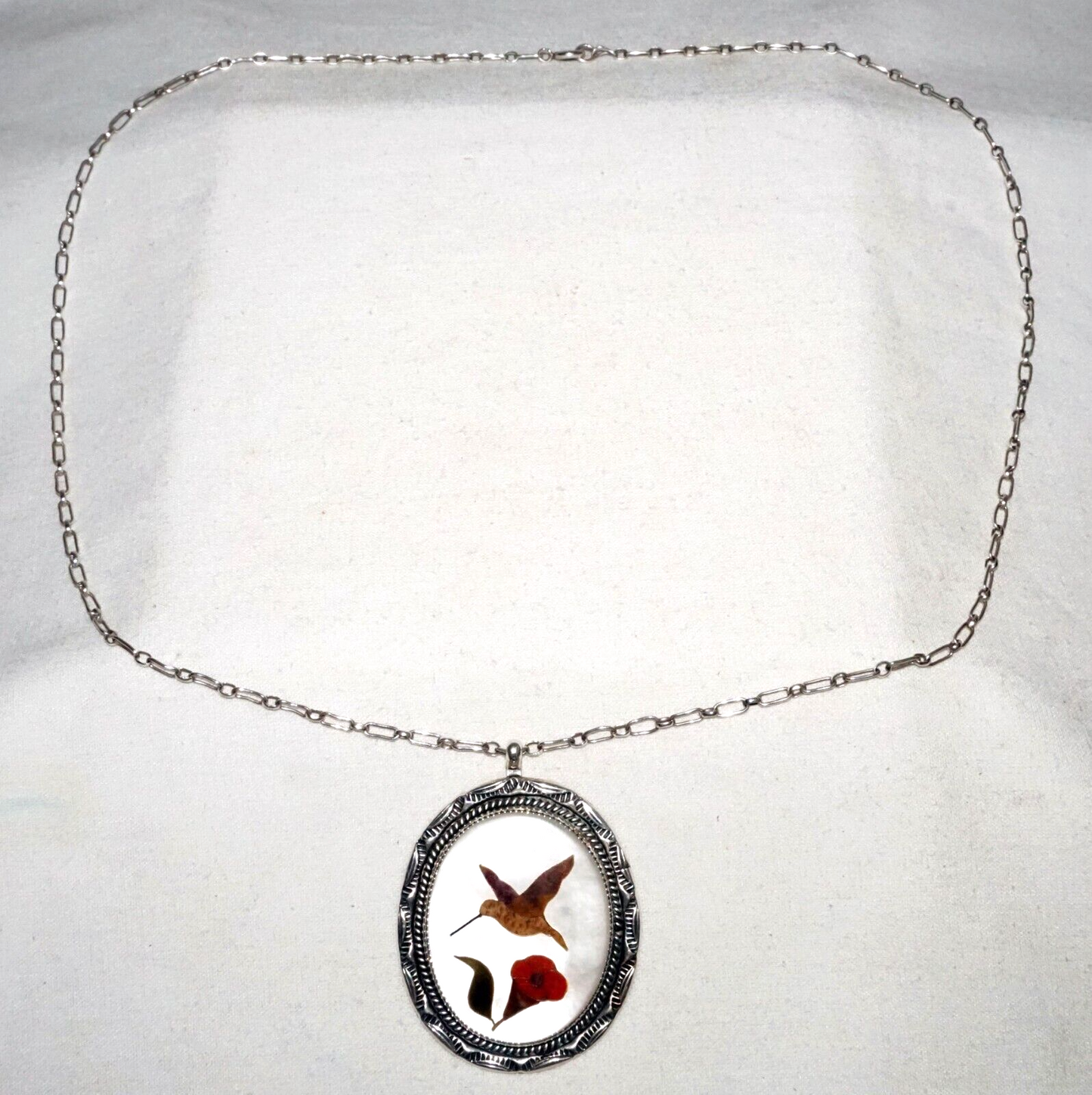 Vintage S.W. US Sterling Silver Necklace MoP & Humming Bird Inlay Pendant (BeM)