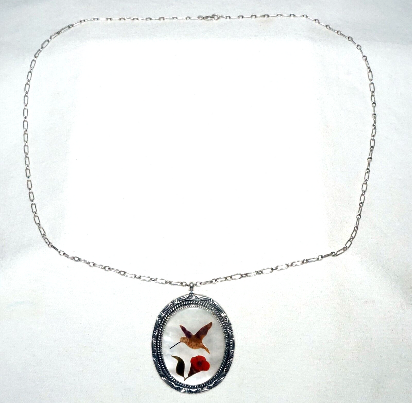 Vintage S.W. US Sterling Silver Necklace MoP & Humming Bird Inlay Pendant (BeM)