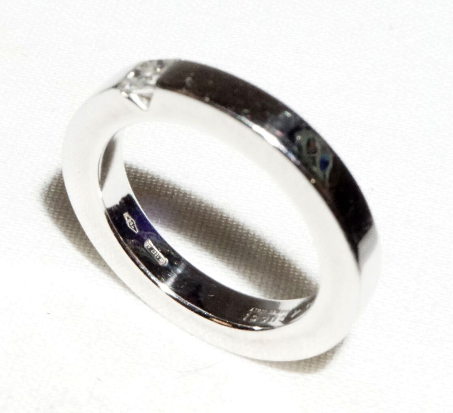 Vintage Italy 18k White Gold Ring Sz.8 w. 1x Diamond by Gucci in Box (InS)