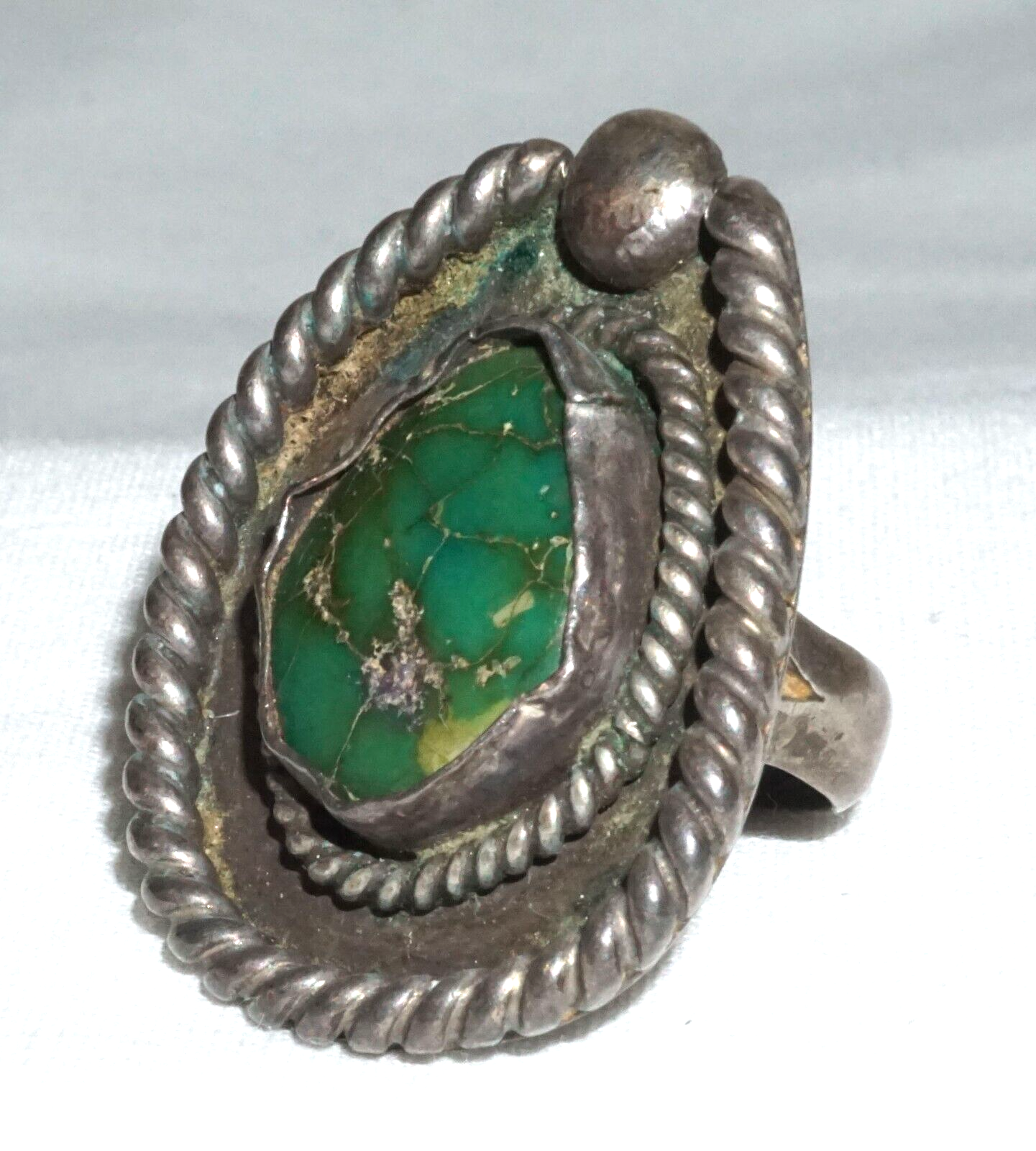 Vintage S.W. Silver Ring Sz.7.5 w. Bezel set Turquoise Accent (GeB)#7