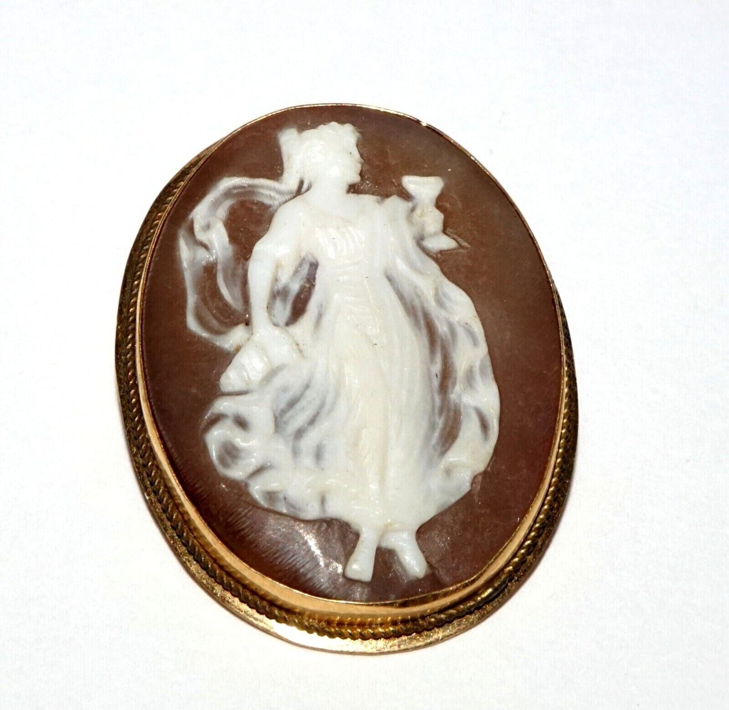 Vintage Italy 14k Yellow Gold Pendant Shell Cameo Woman in Gown Motif (LeL)