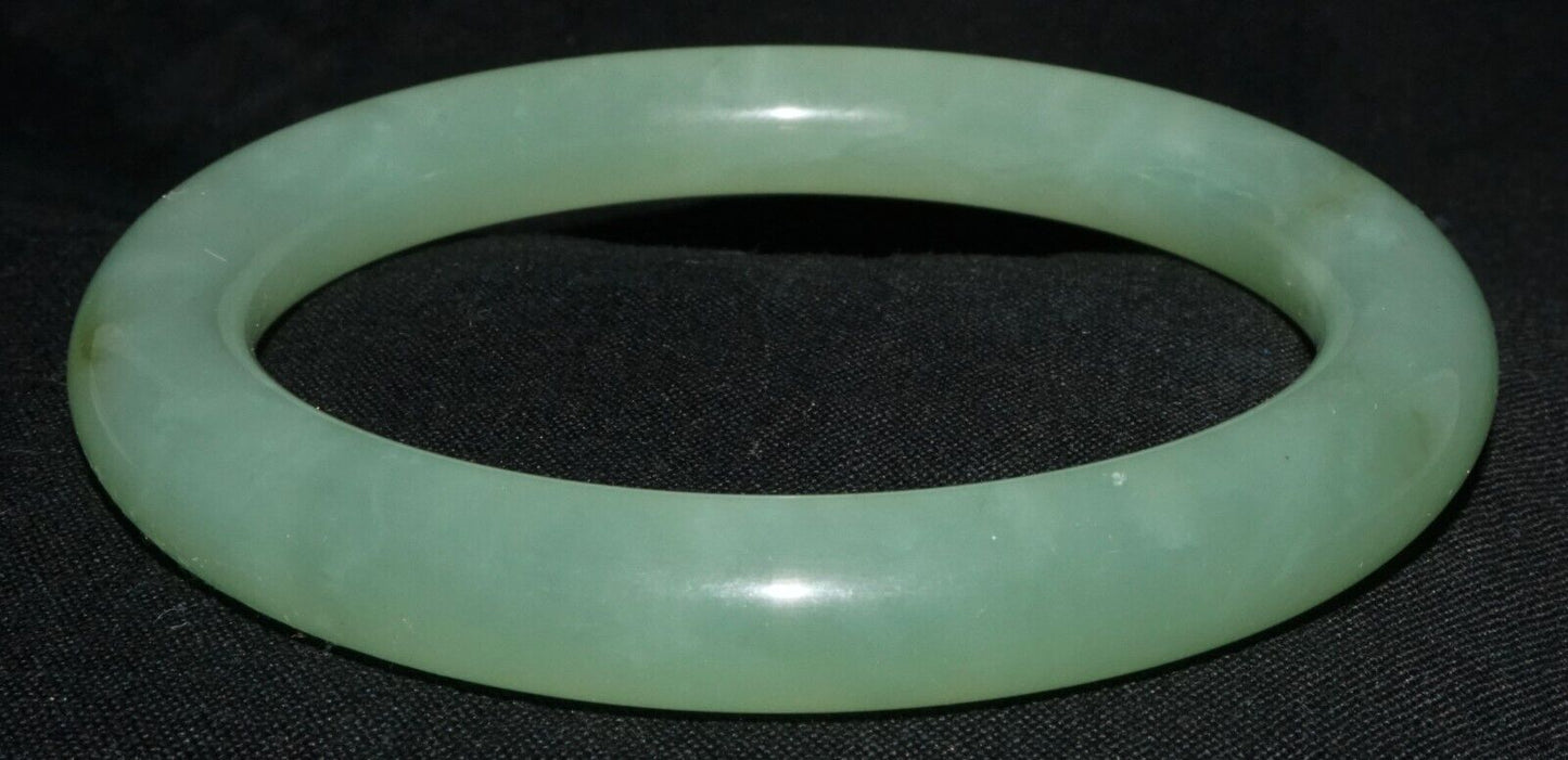 Vintage Chinese Semi Translucent Striated Green Glass Bangle Bracelet (LeS) B59