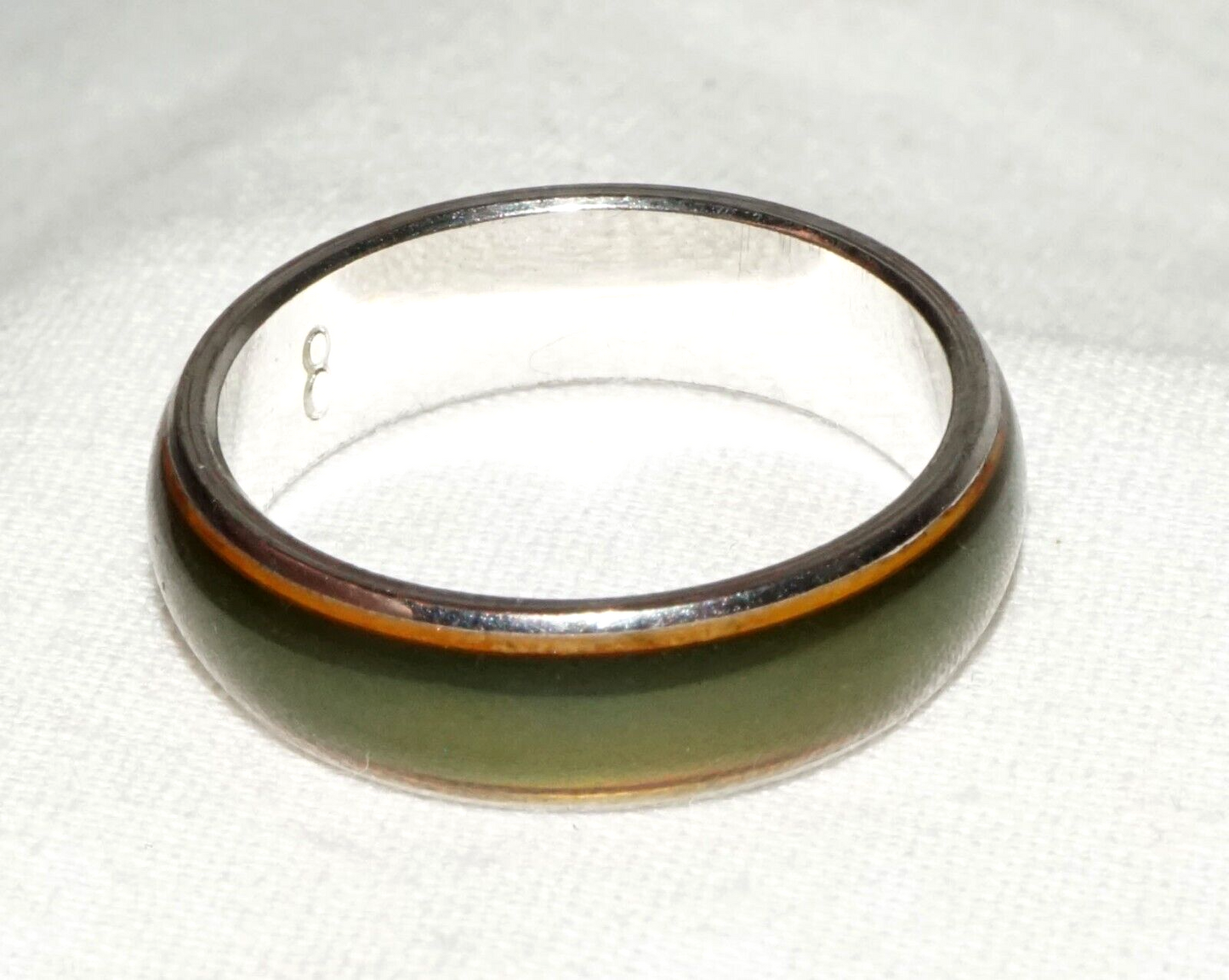 Vintage Unmarked Silver & Dark Green Enamel Ring Band Sz.8.5 (KoS) L17