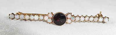 1900 EDWARDIAN UNMARKED YELLOW GOLD BAR PIN w. GARNET & WHITE OPALS (Le)