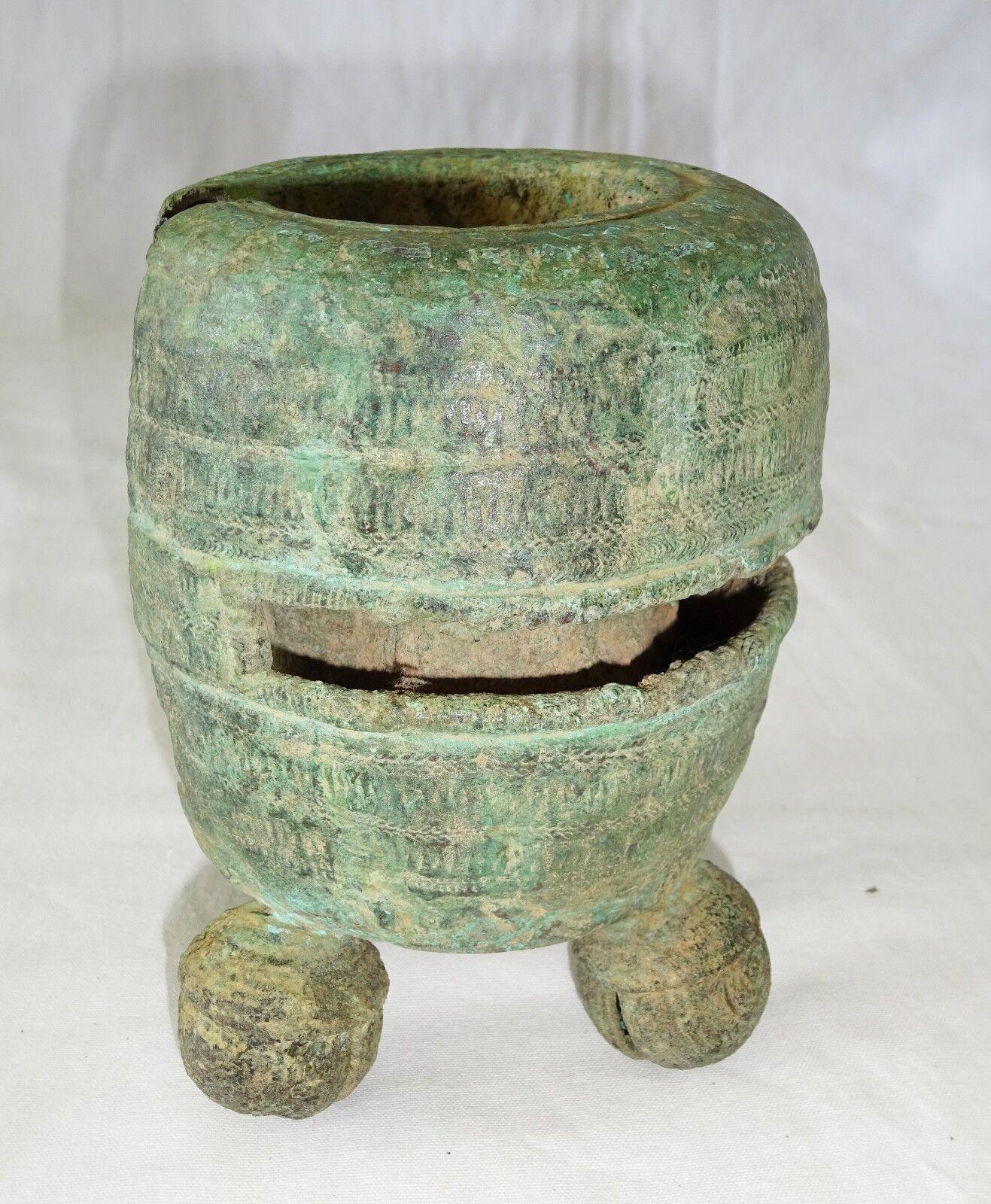 8-14C Cambodian S.E. Asian Khmer Excavated Large Bronze Bell Bracelet (Mil)