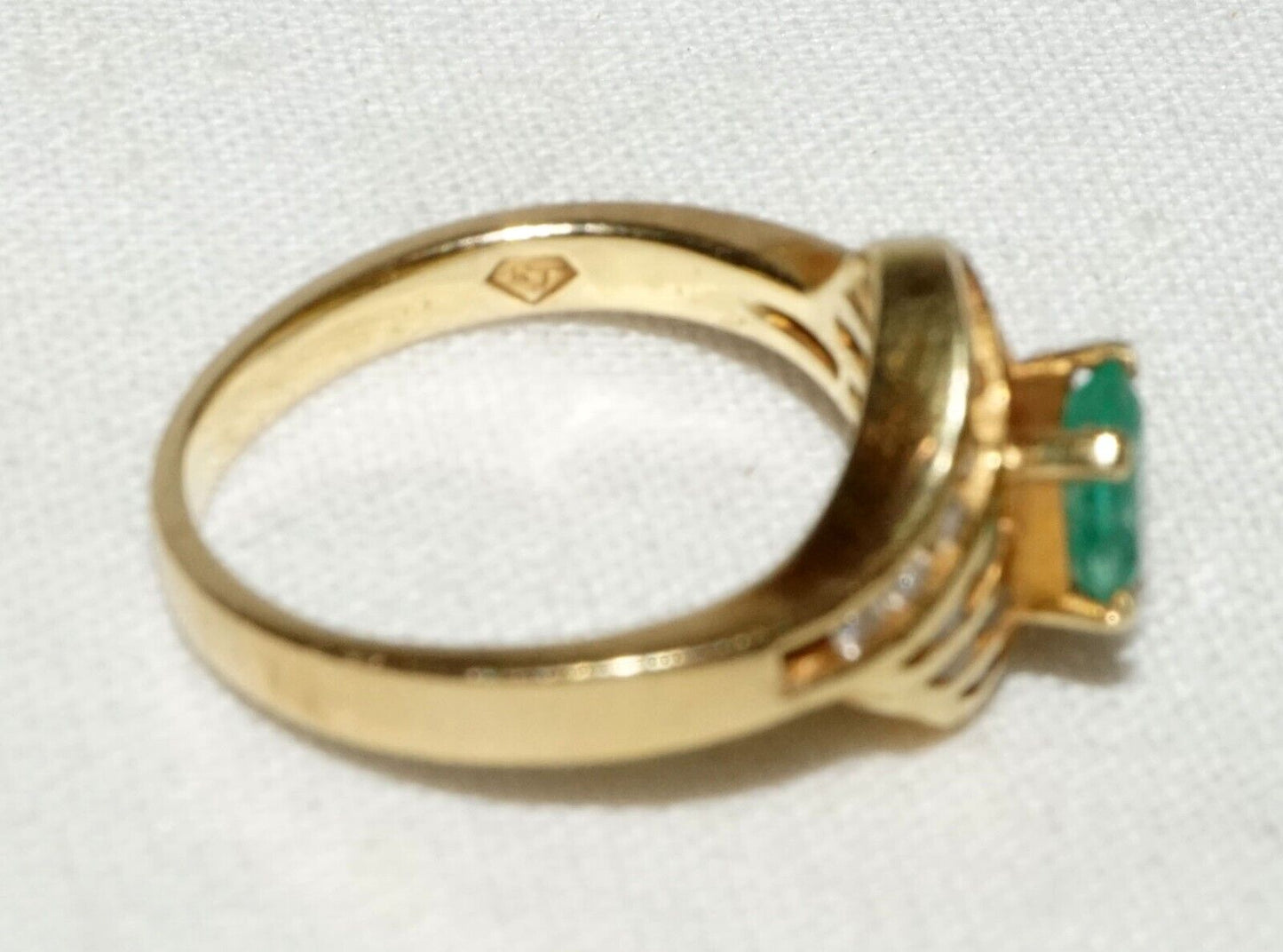 Vintage Modernist 14k Yellow Gold Ring Sz.5 w. 1x Emerald & 24x Diamonds (MHB)