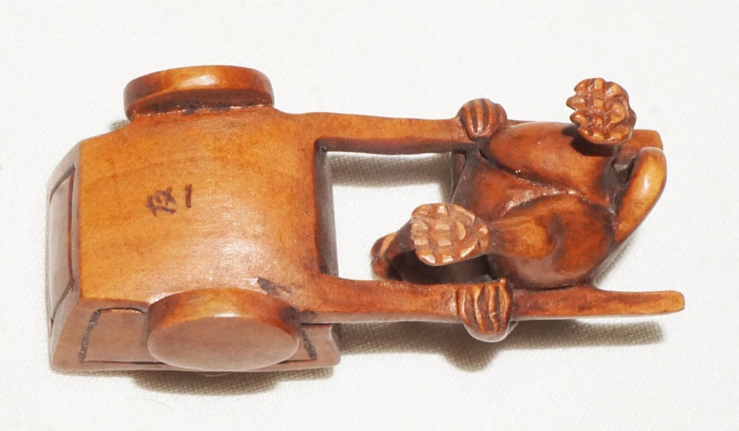 Vintage Japanese Carved Wooden Netsuke Mouse Pushing a Cart (FeH