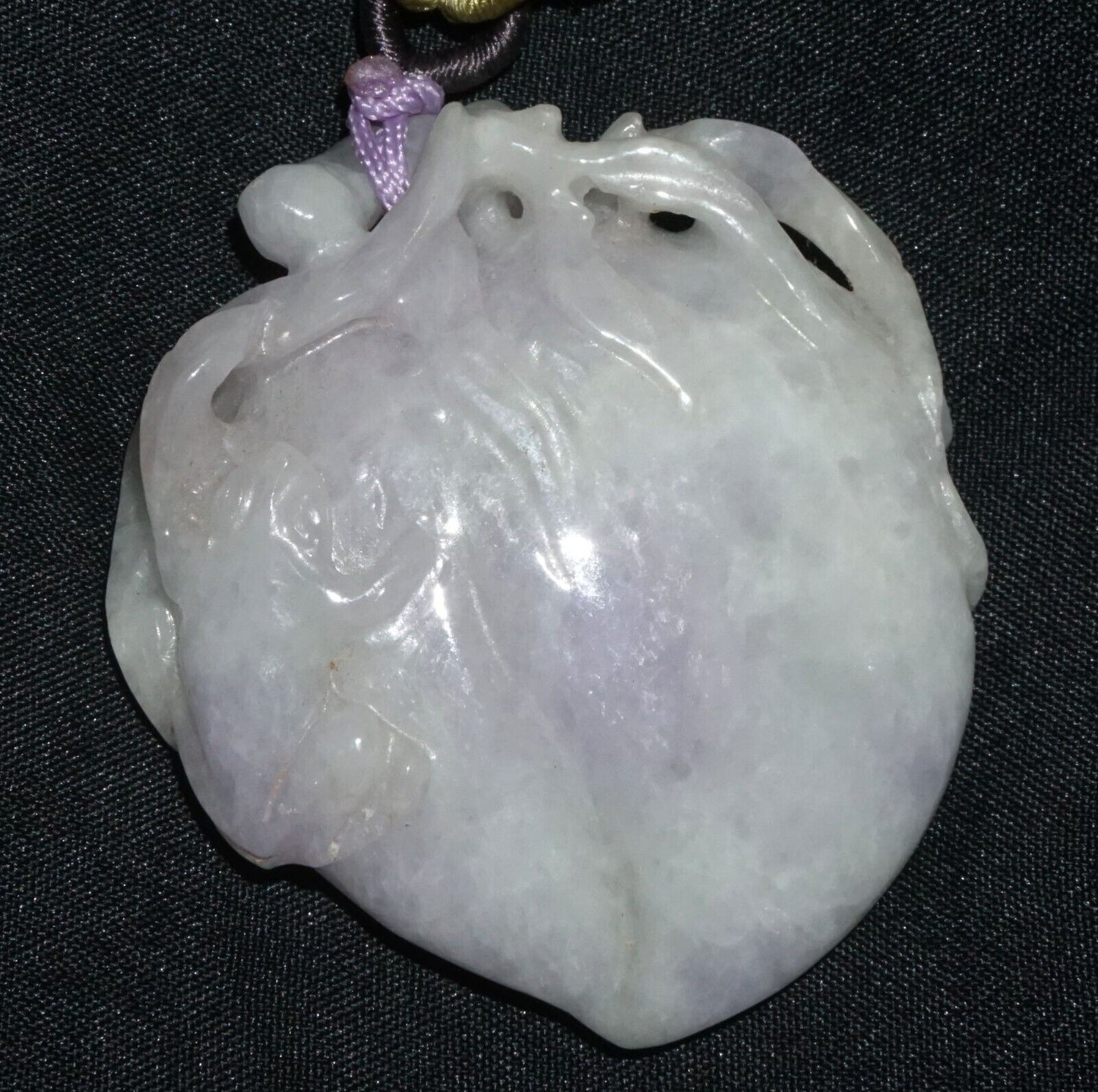 Vintage Chinese Lavender Jade Peach Motif Pendant & Cord Necklace (---)