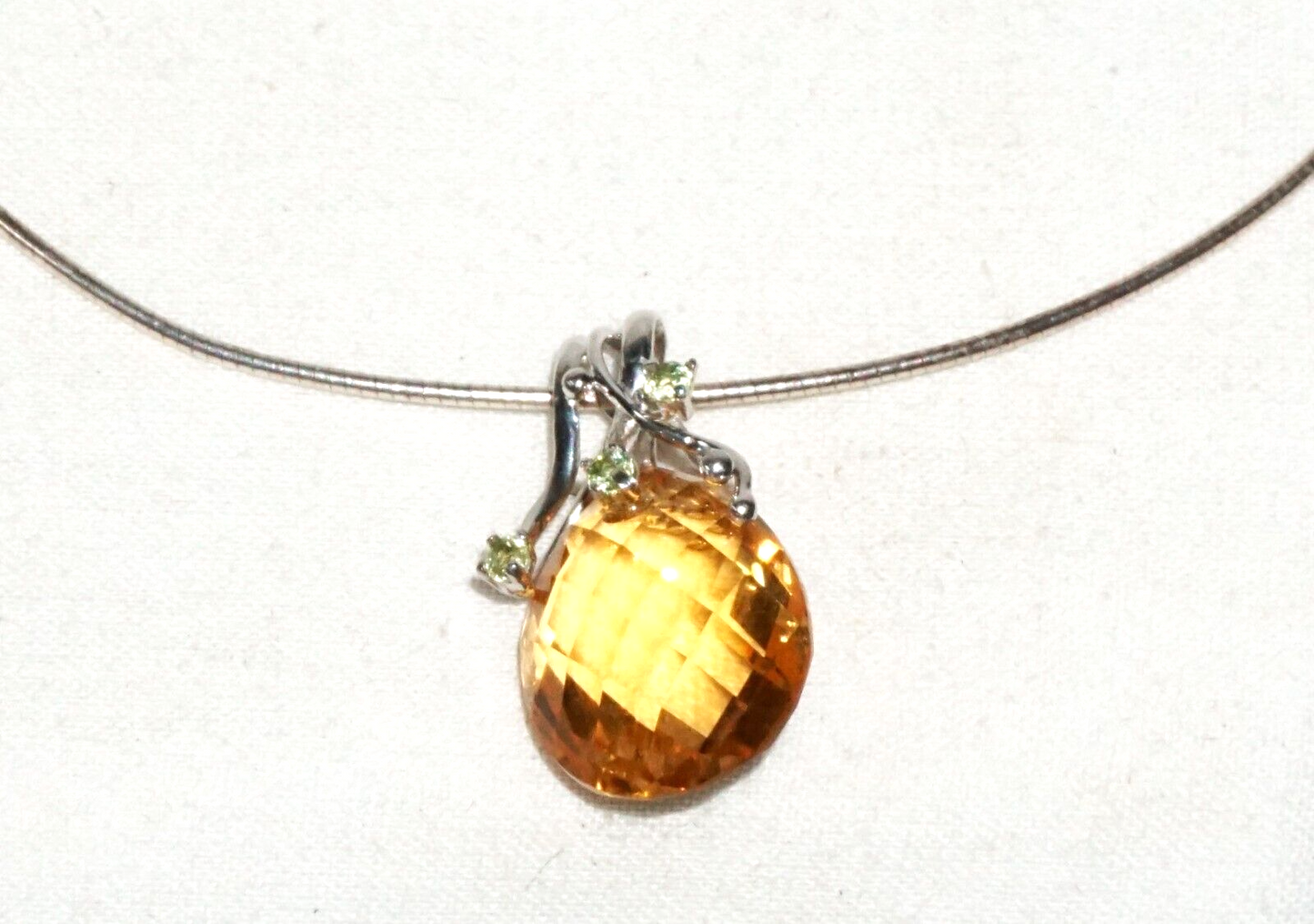 Vintage Sterling Silver Cable Choker Necklace w. Topaz & Peridot Pendant (---)