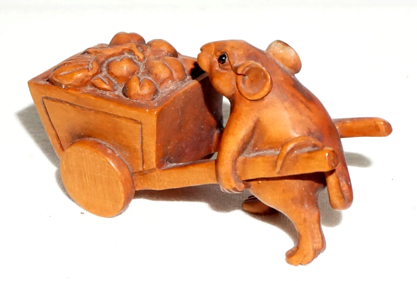 Vintage Japanese Carved Wooden Netsuke Mouse Pushing a Cart (FeH