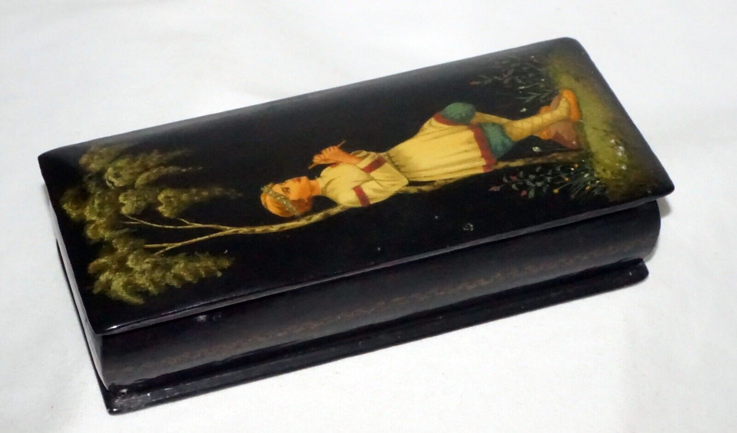 Vintage Russian Lacquer Box Fairy Tale Male Figure under Tree unsigned (AHB)