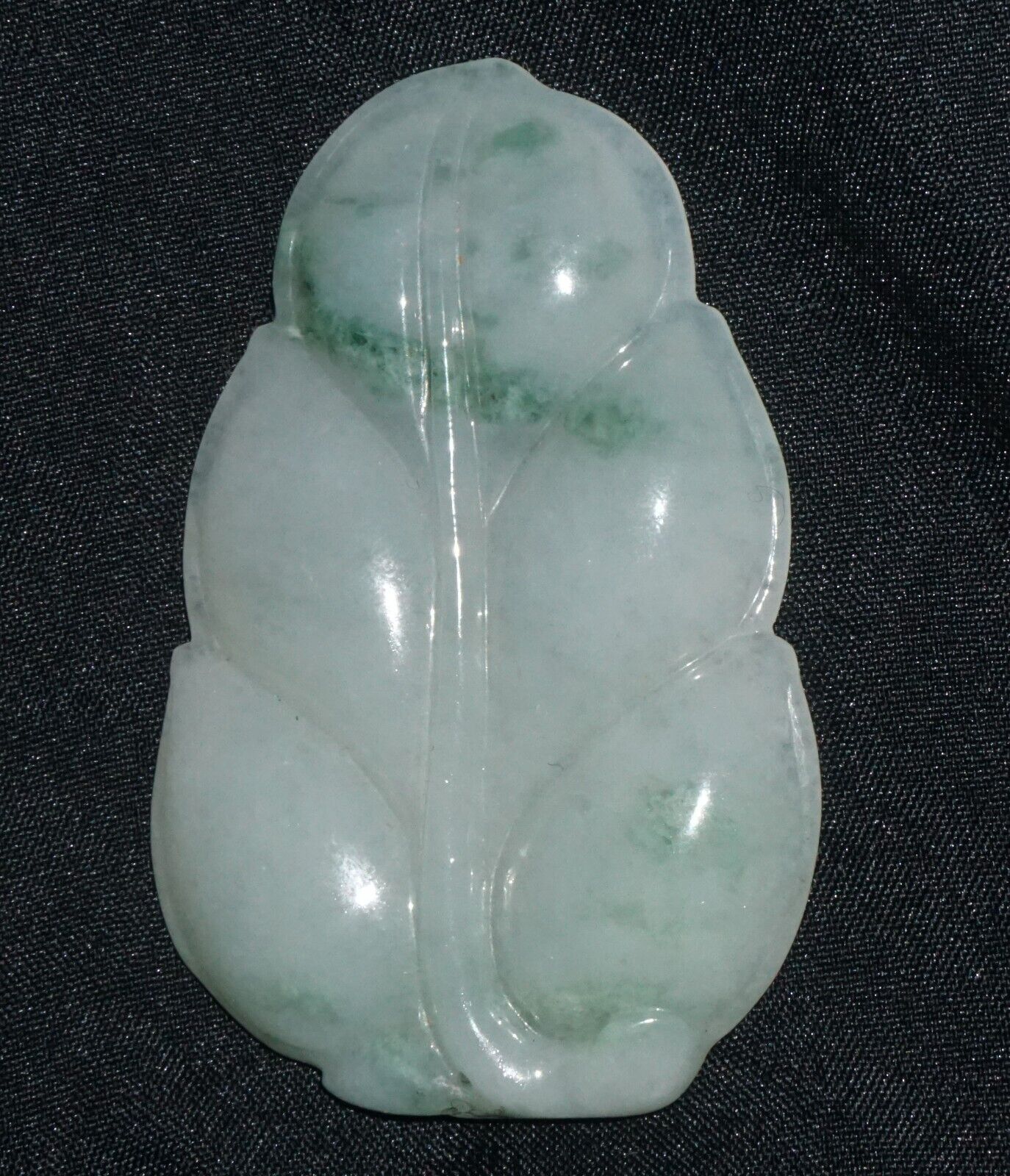 Modern Chinese White & Green Jadeite Jade Leaf Motif Carved Pendant (---)
