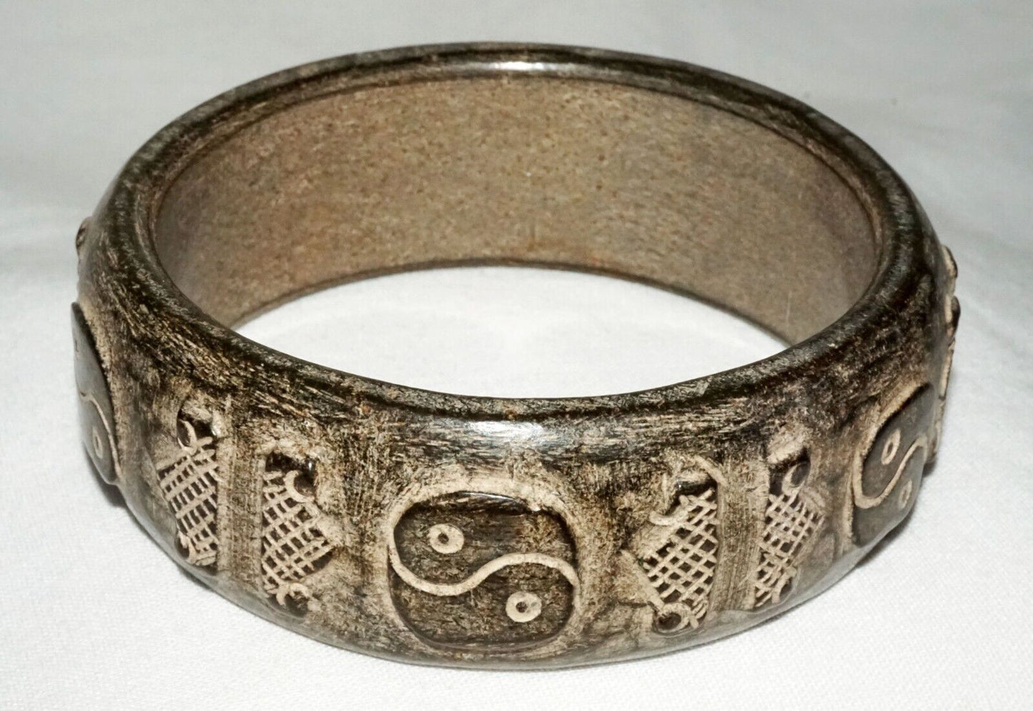 Vintage Chinese Steatite Relief Yin & Yang Motif Carved Bangle Bracelet (LeS)B49