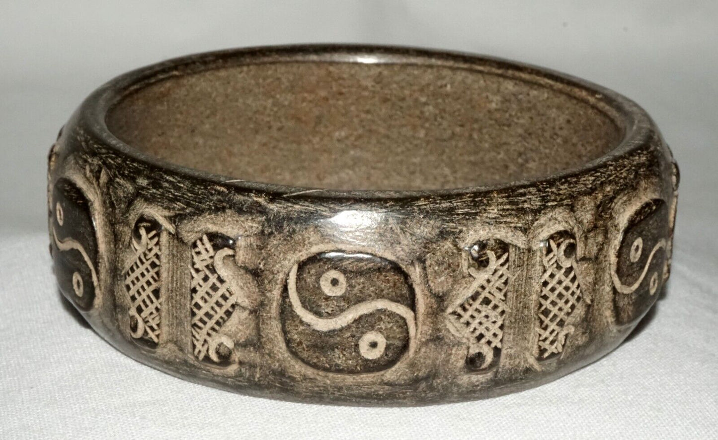 Vintage Chinese Steatite Relief Yin & Yang Motif Carved Bangle Bracelet (LeS)B49