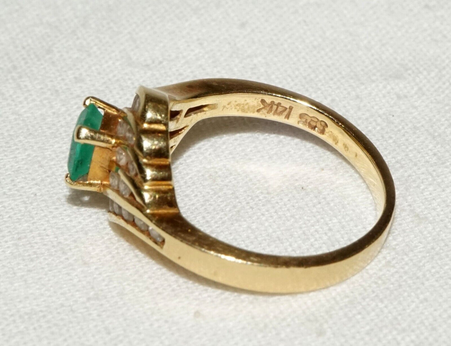Vintage Modernist 14k Yellow Gold Ring Sz.5 w. 1x Emerald & 24x Diamonds (MHB)