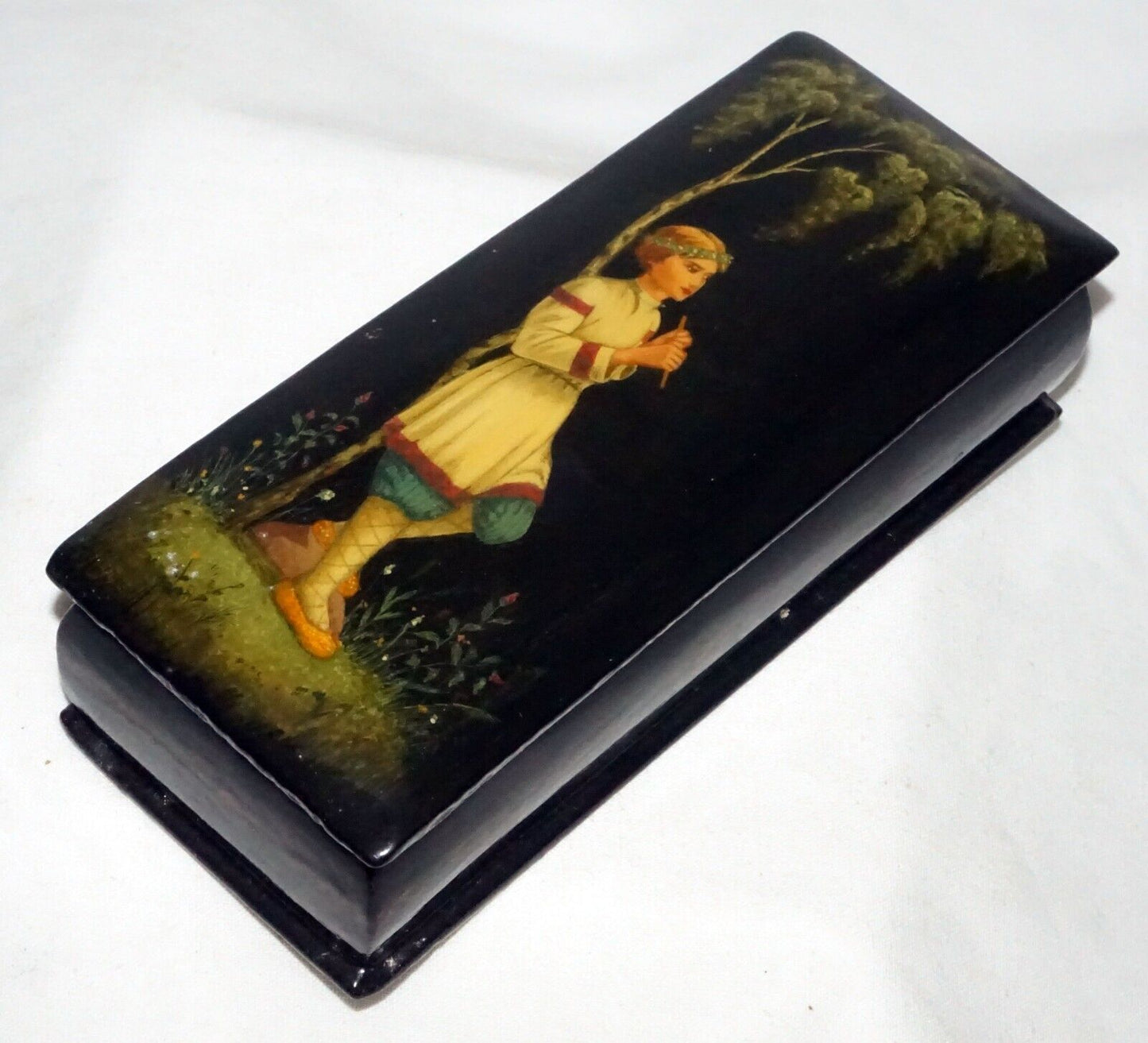 Vintage Russian Lacquer Box Fairy Tale Male Figure under Tree unsigned (AHB)