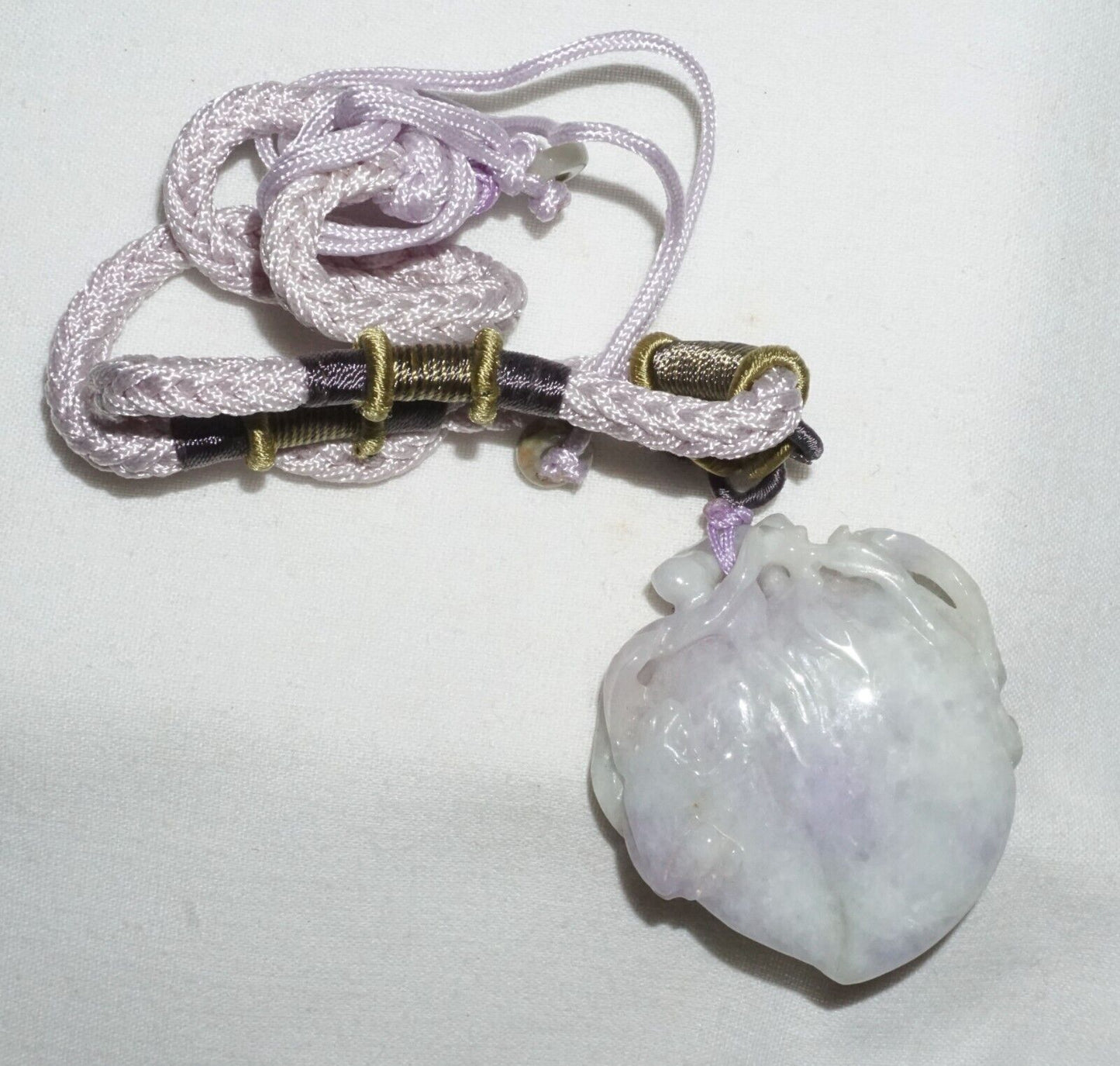 Vintage Chinese Lavender Jade Peach Motif Pendant & Cord Necklace (---)