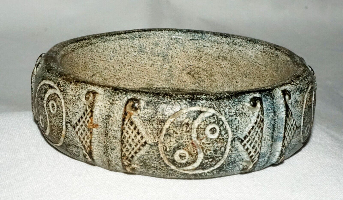 Vtg. Chinese Steatite Relief Yin & Yang Motif Carved Bangle Bracelet (LeS) B47